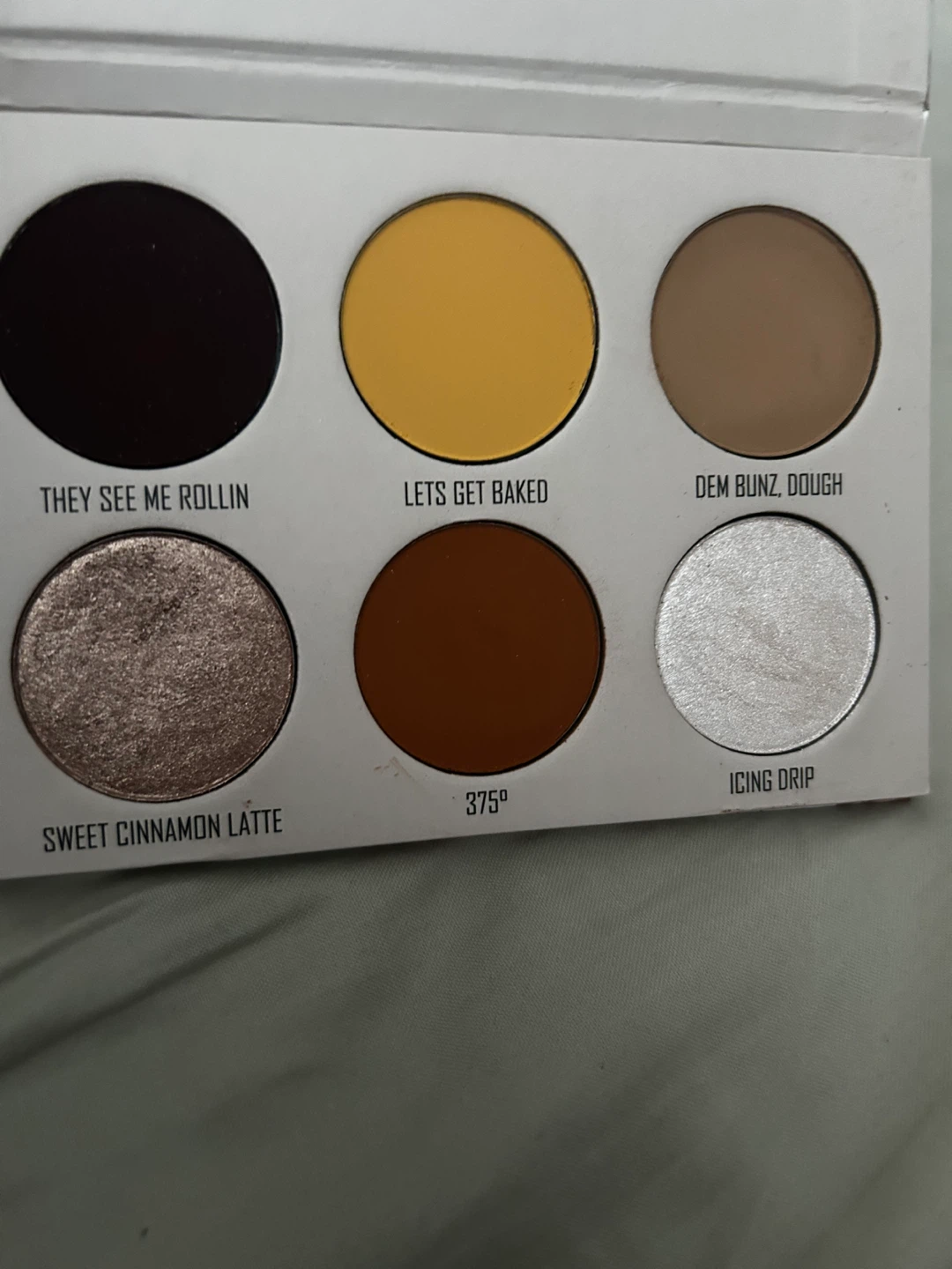 Give Me Glow Sweet & Sticky Pressed Pigment Palette