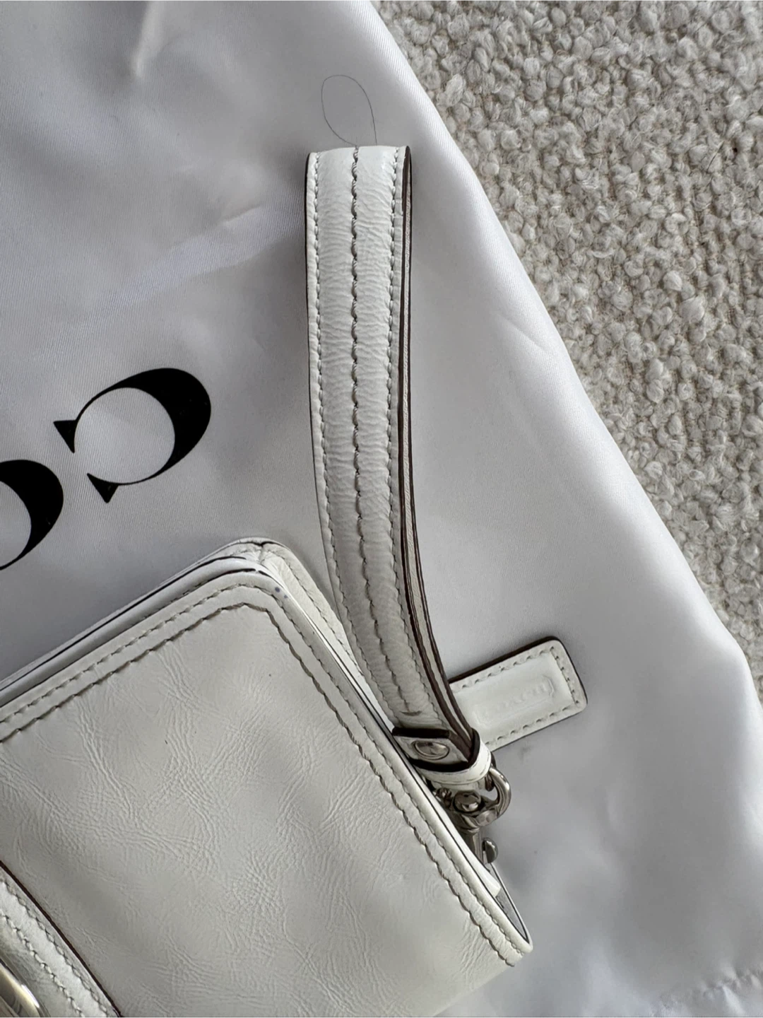 🏆Coach 🏆 White Patent Leather Wristlet - photo 5