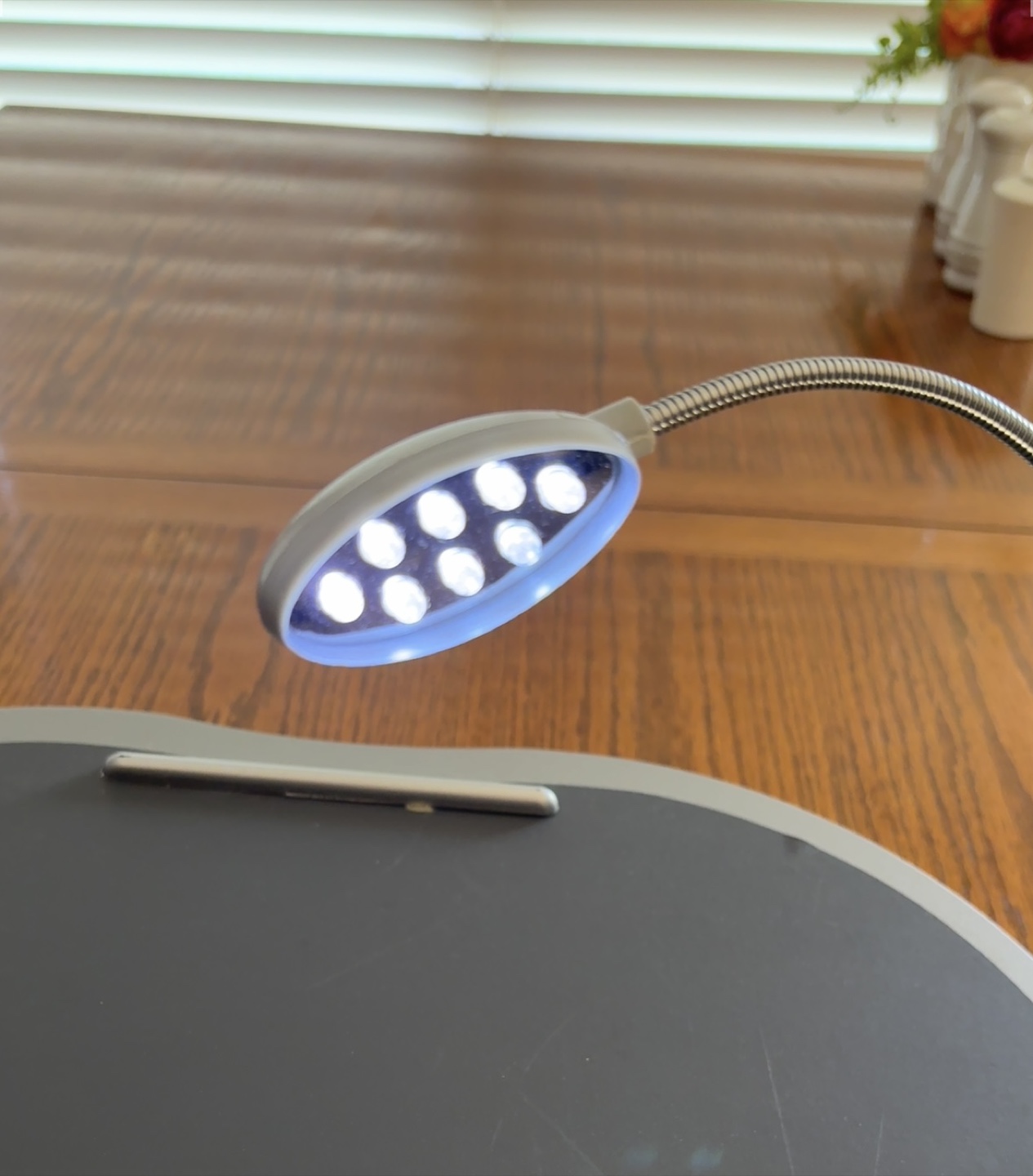 Lap Desk with Built-in LED Light - photo 5