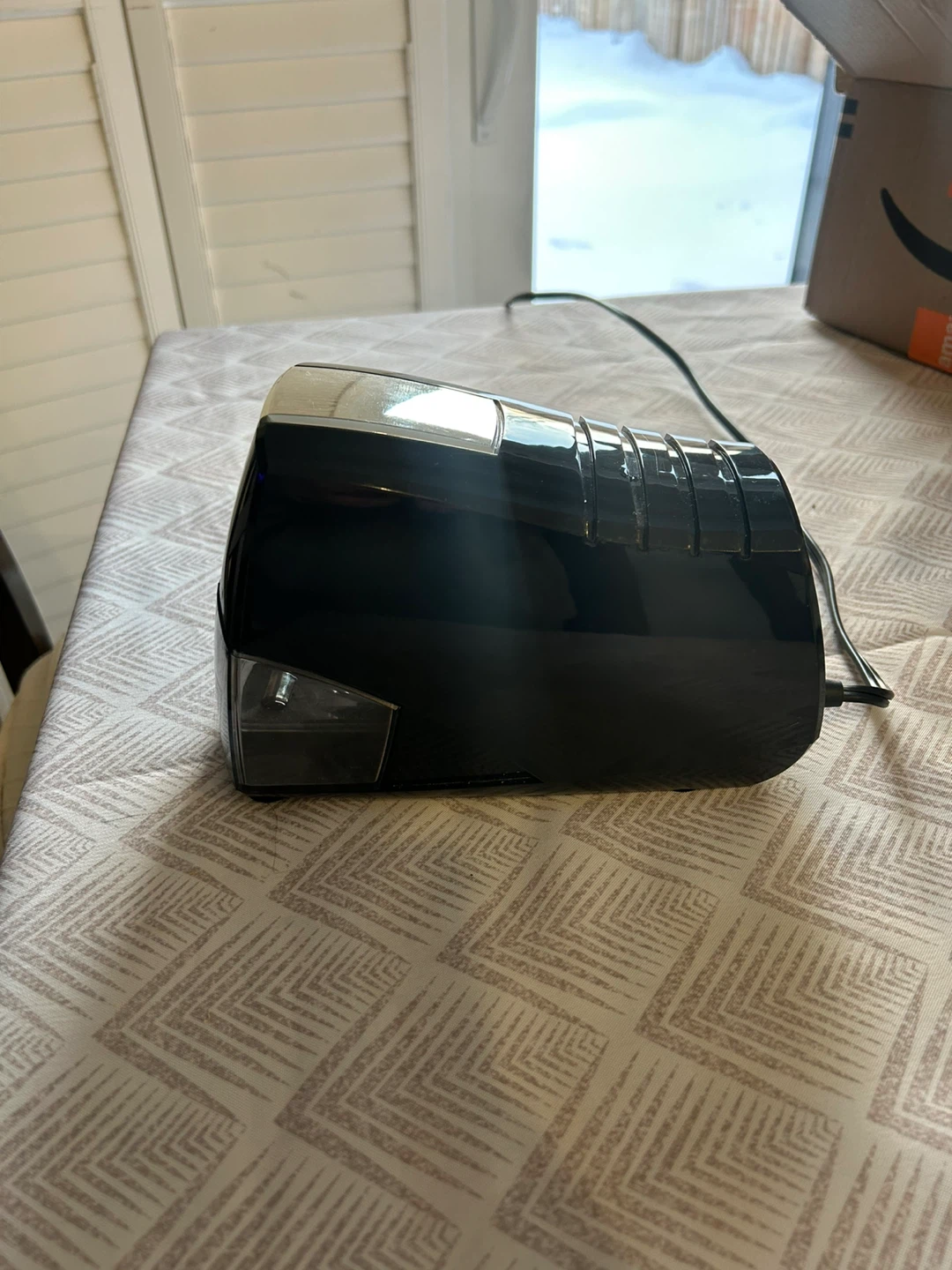 Staples Electric Pencil Sharpener - photo 2