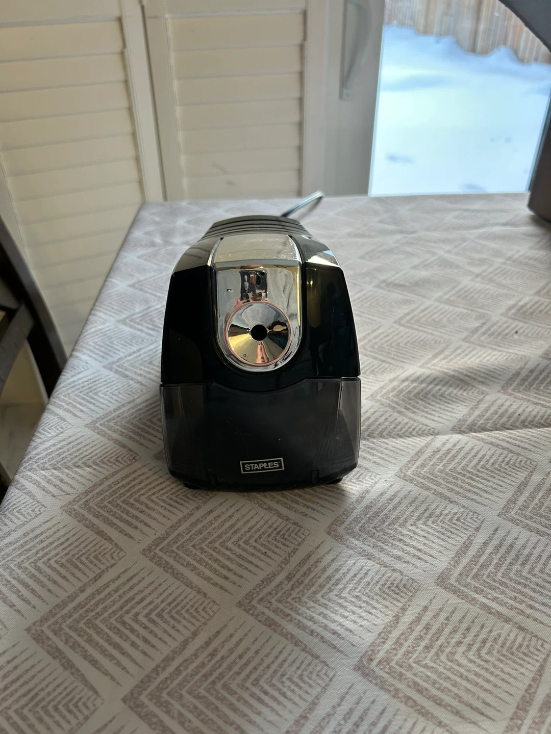 Staples Electric Pencil Sharpener