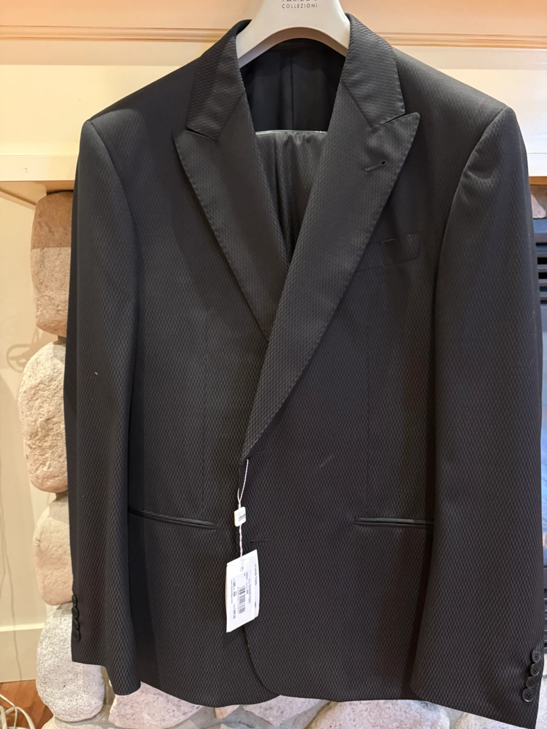 Armani Collezioni Black Suit - Size 46R - photo 3