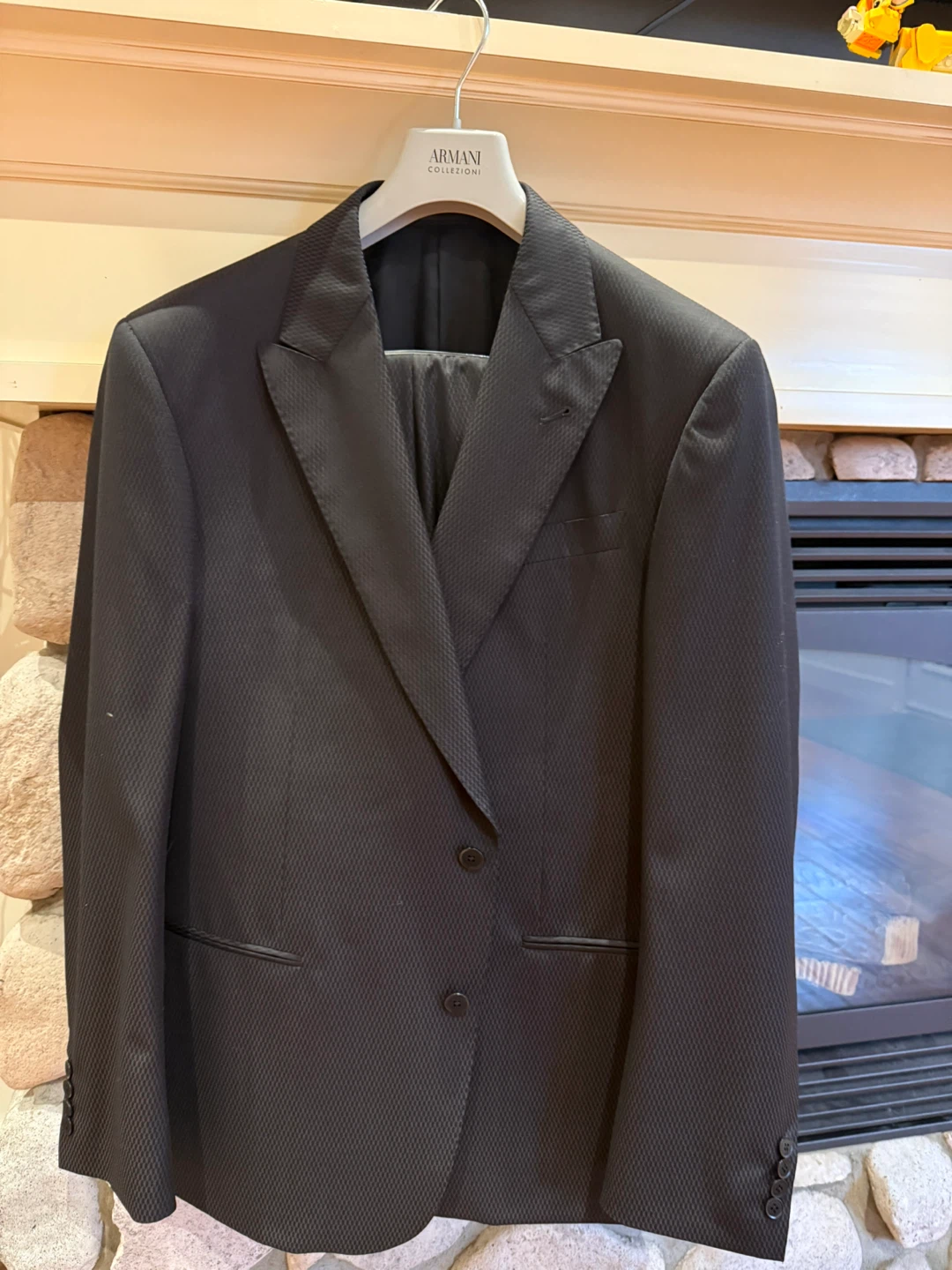 Armani Collezioni Black Suit - Size 46R - photo 5