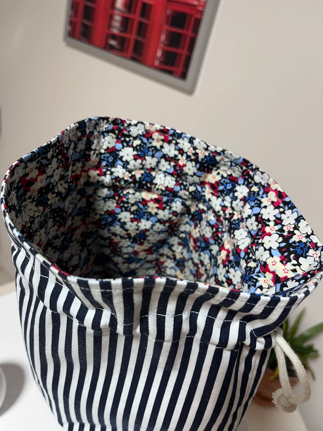 Striped Drawstring Pouch Bag - photo 2
