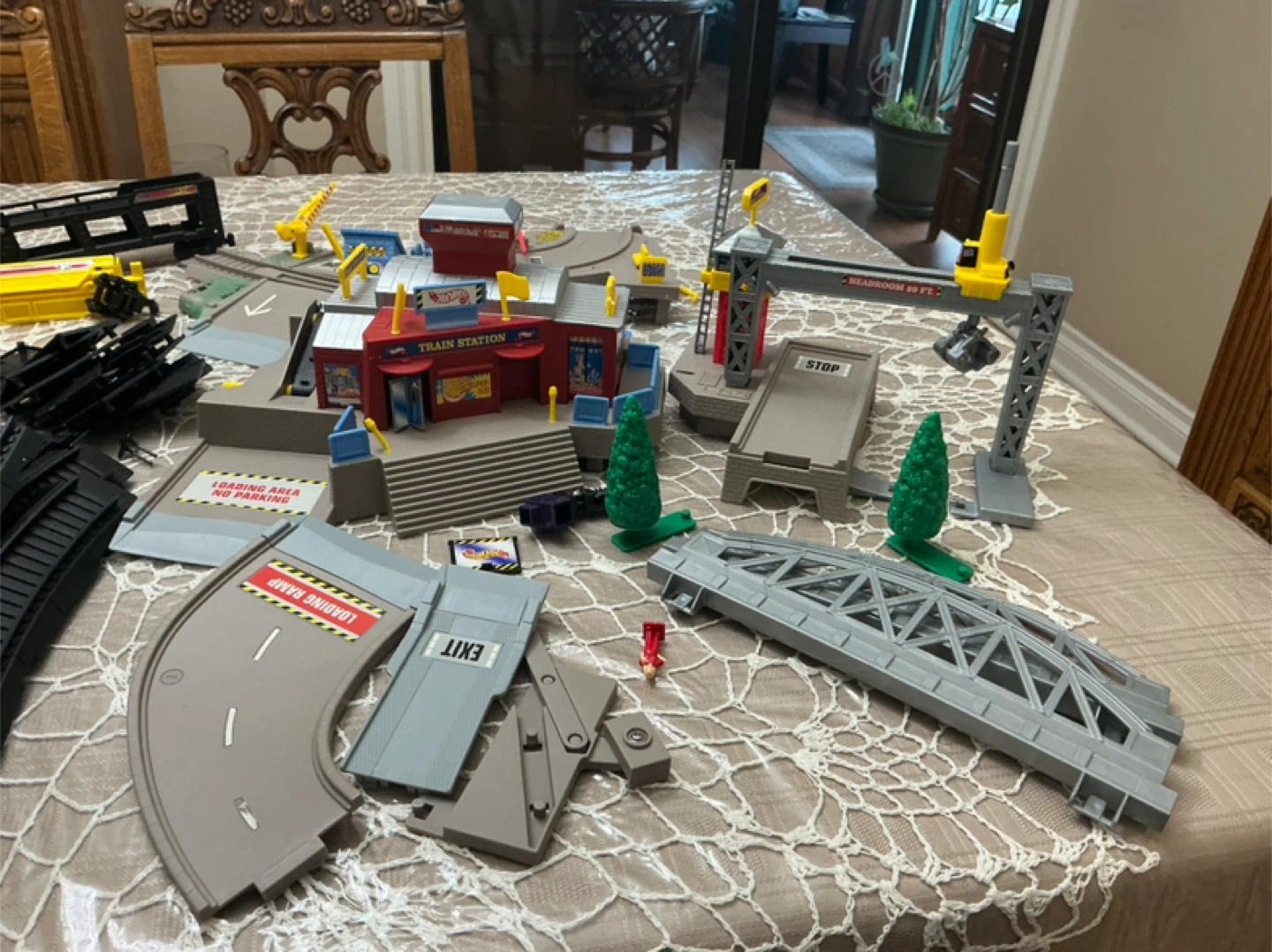 Toy Train Set with Track and Accessories 🏆 - photo 4