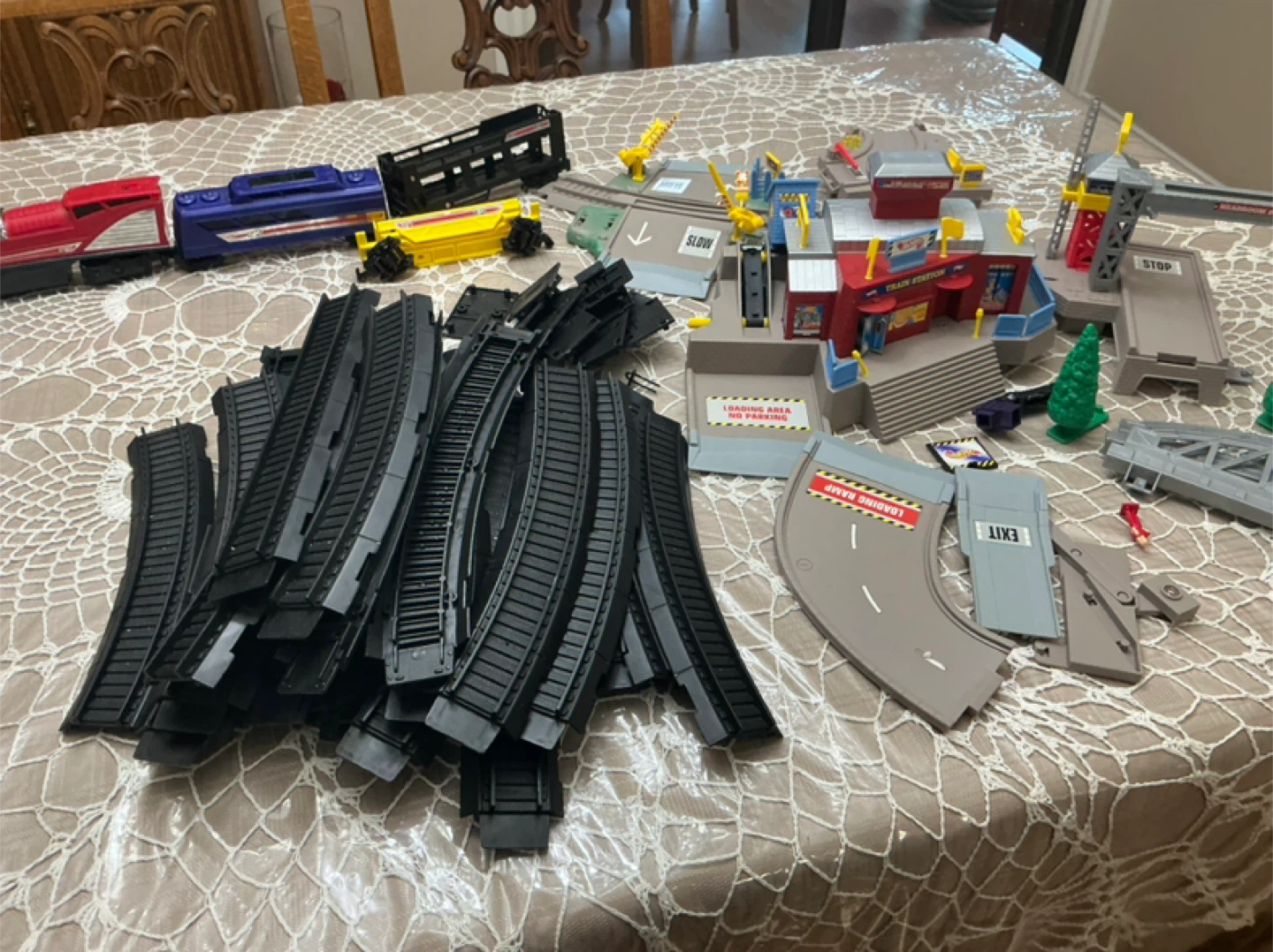Toy Train Set with Track and Accessories 🏆 - photo 5
