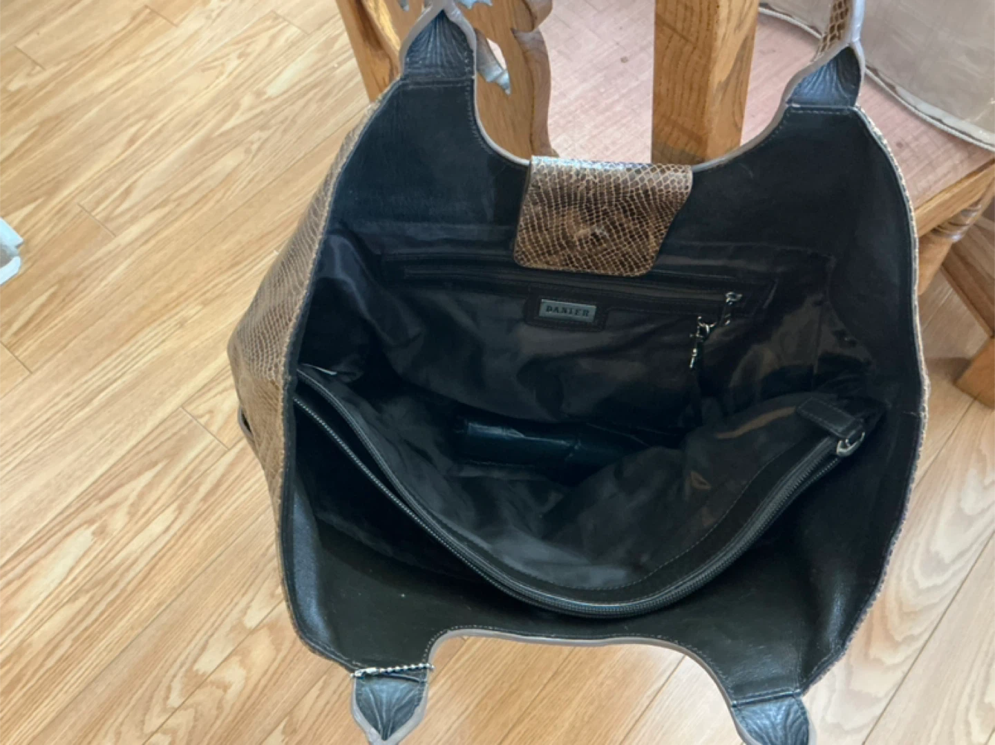 Danier Genuine Leather Snake Print Tote Bag 🏆 - photo 5
