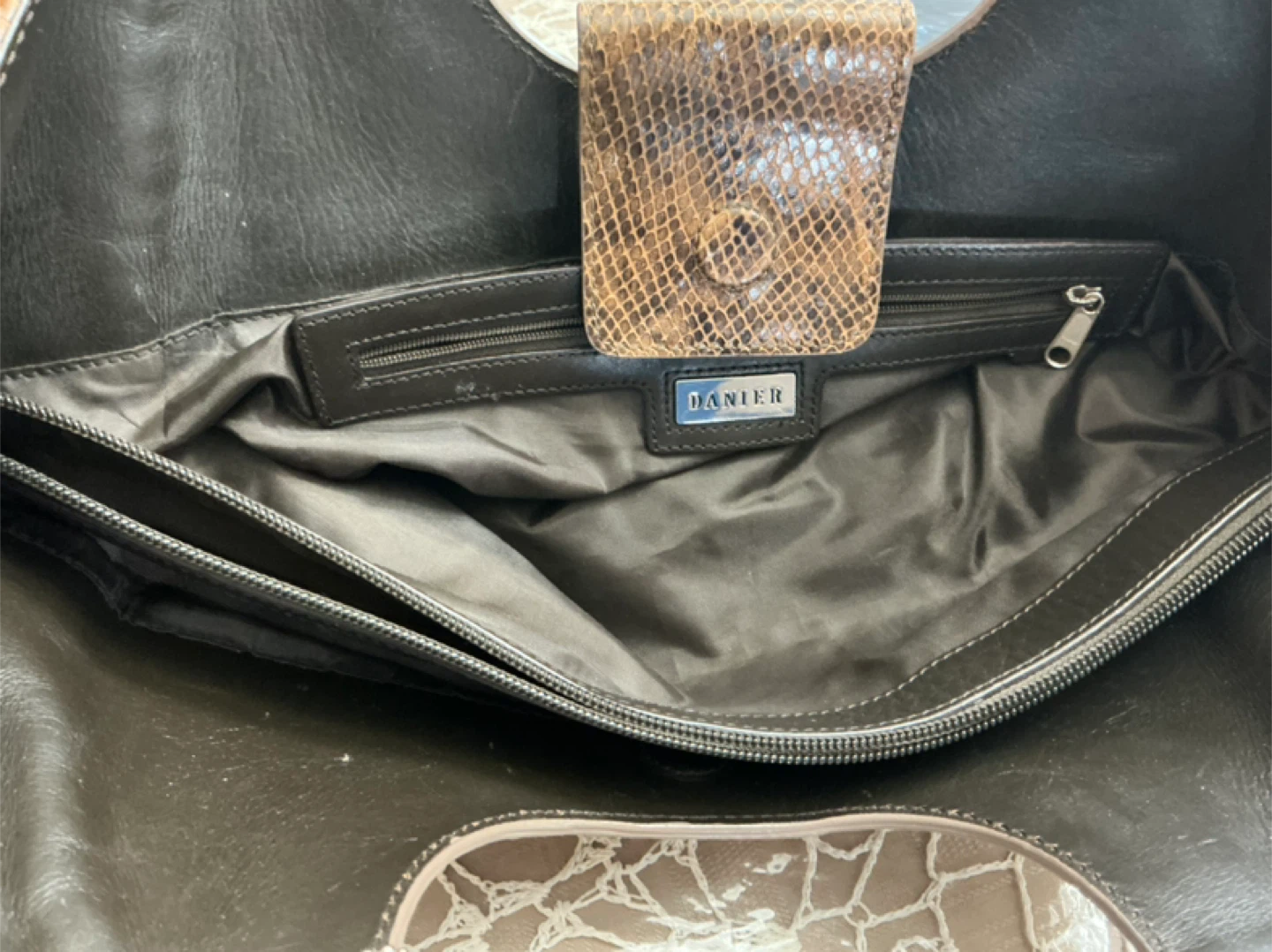 Danier Genuine Leather Snake Print Tote Bag 🏆 - photo 2
