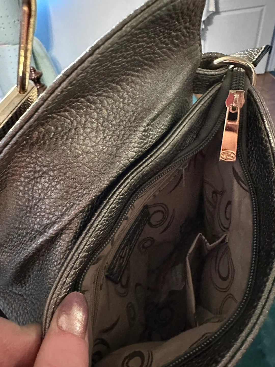 NEW 💥 Gold-tone Crossbody Purse - photo 3