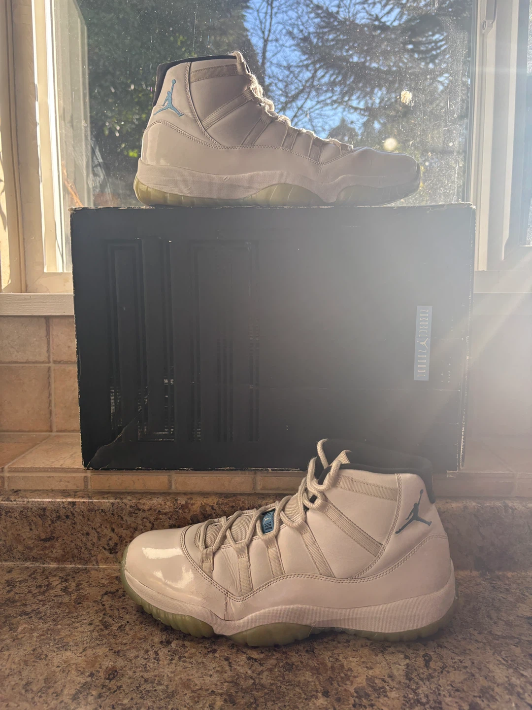 Air Jordan 11 Retro White Blue