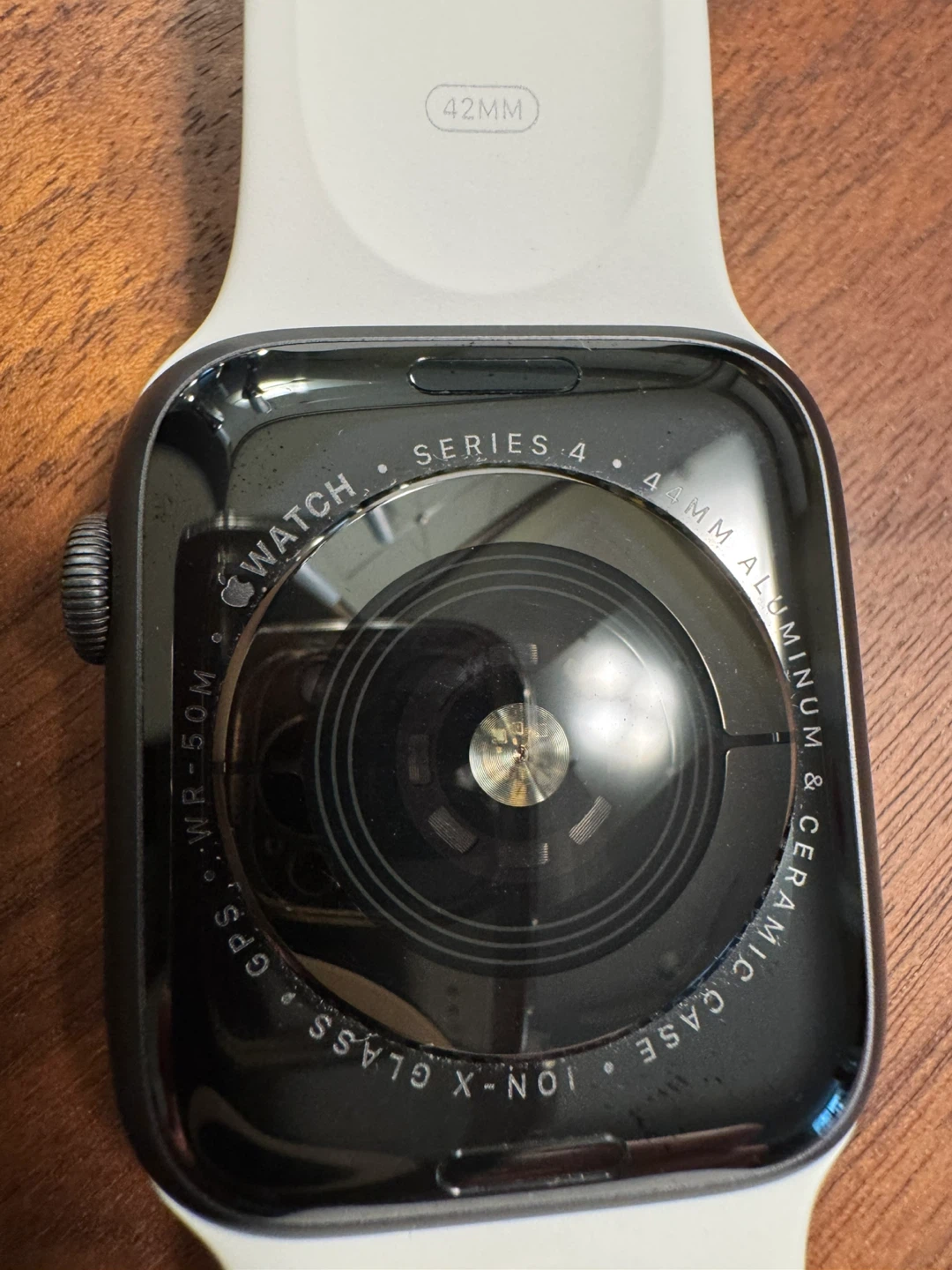 Apple Watch Series 4 GPS 42mm Aluminium & Ceramic Case - photo 2