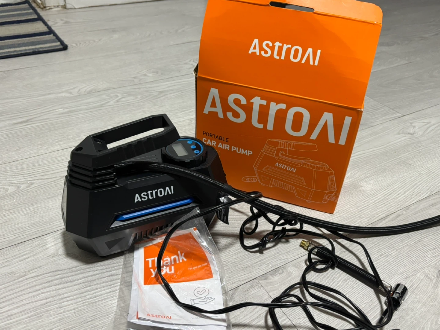 AstroAI Portable Car Air Pump - photo 4