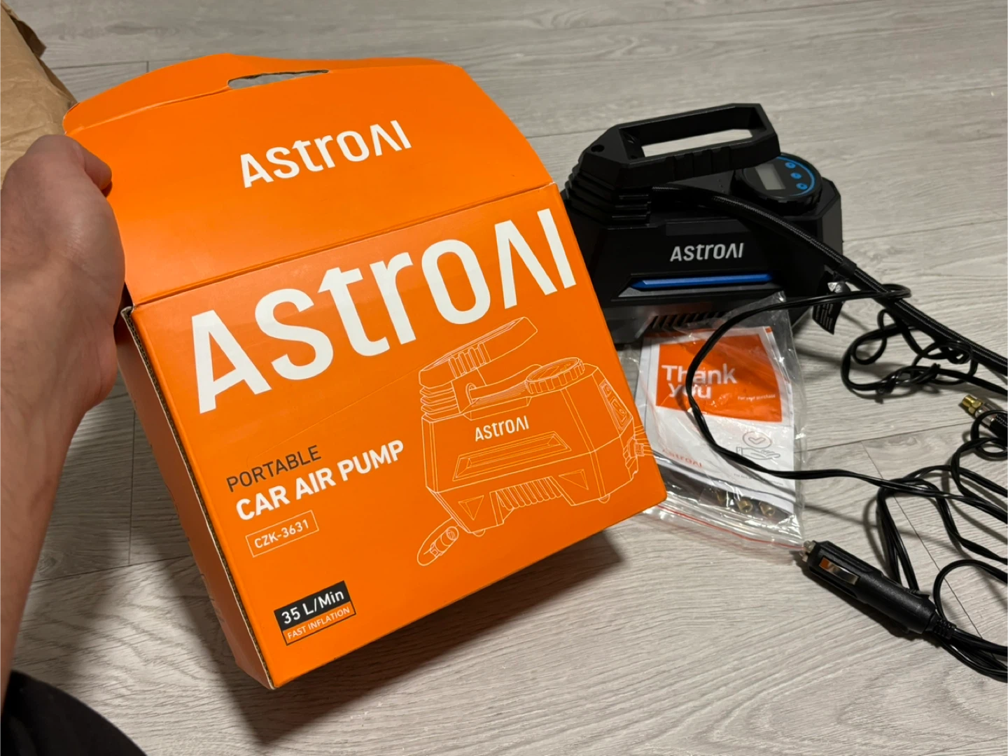 AstroAI Portable Car Air Pump - photo 3