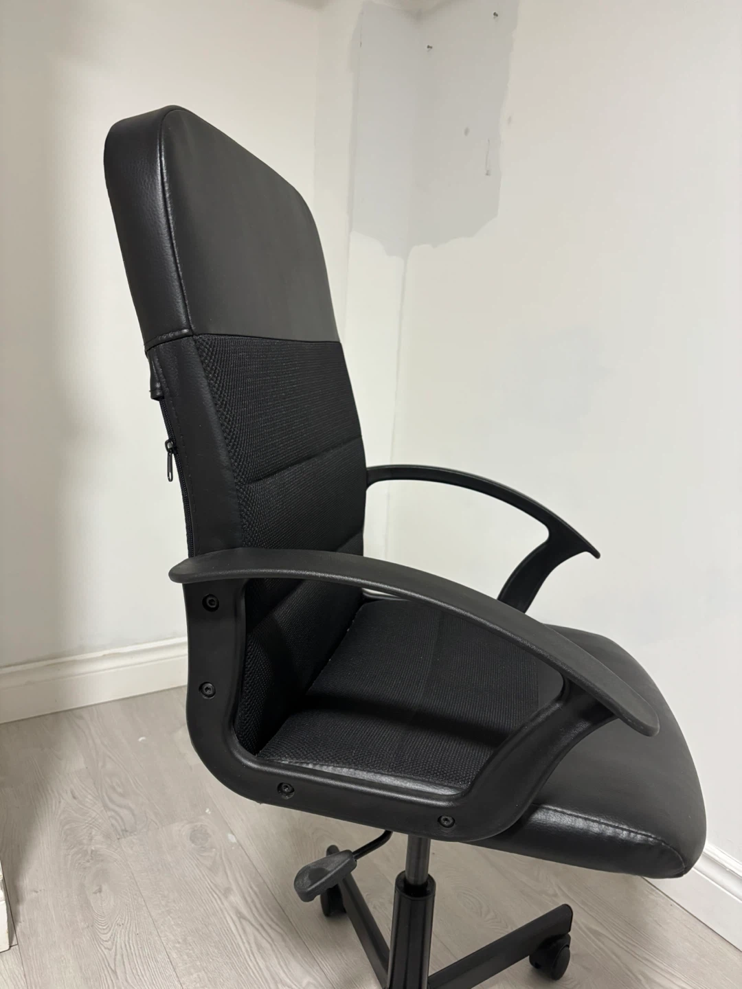 Black Ergonomic Office Chair - photo 4