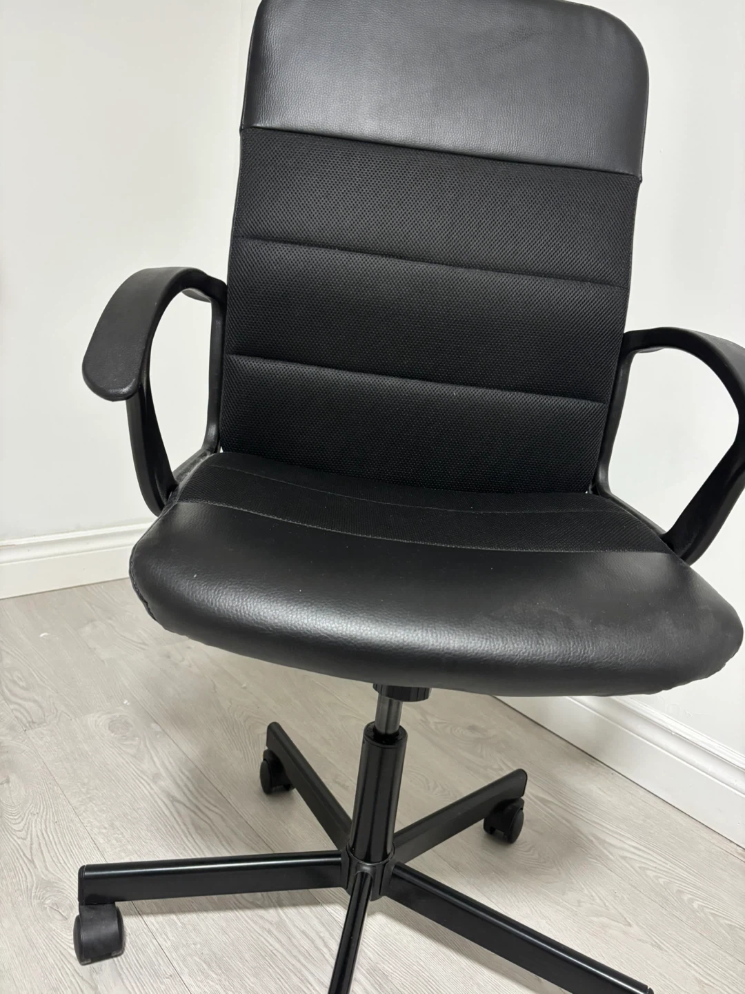 Black Ergonomic Office Chair - photo 3