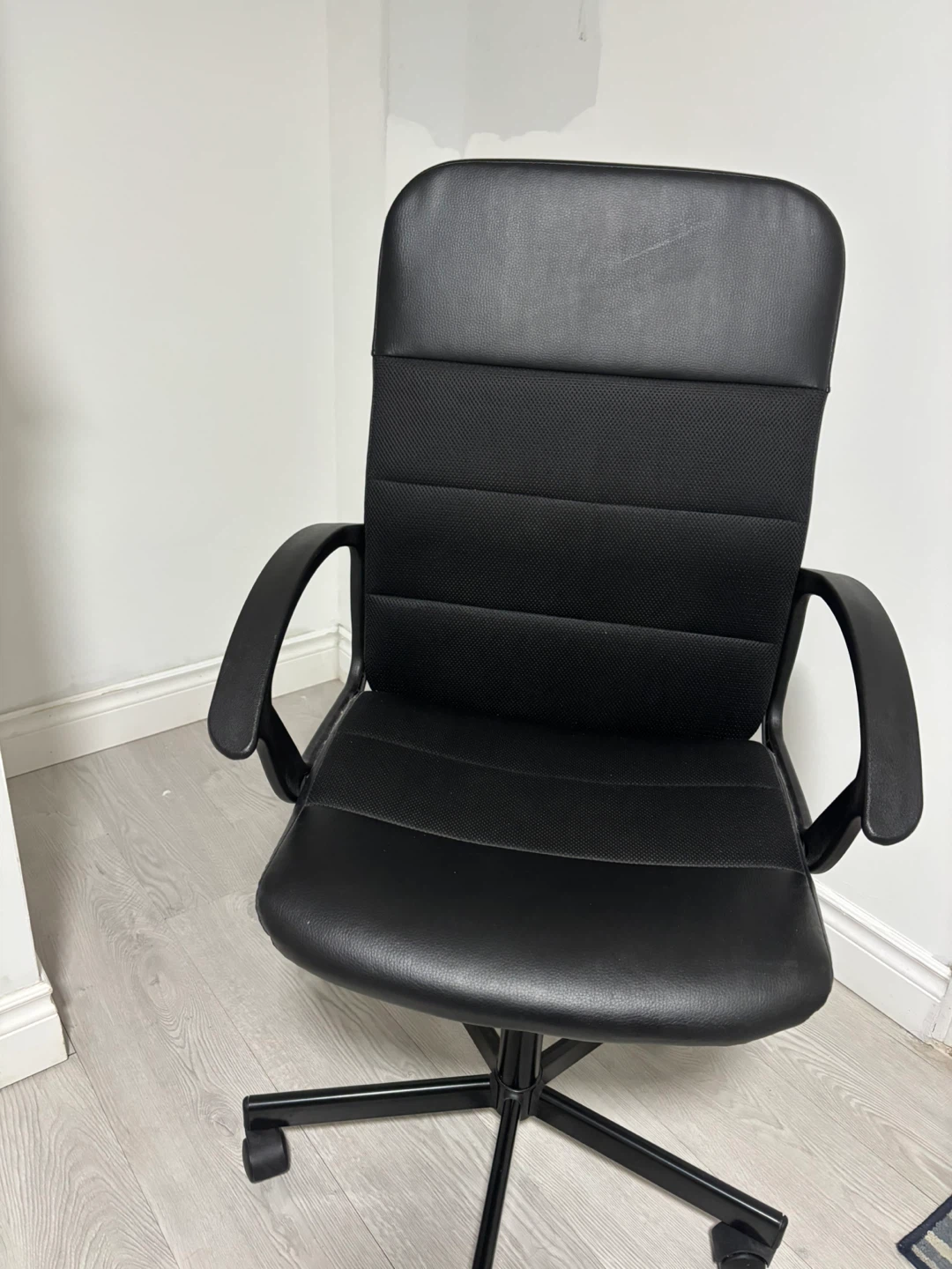 Black Ergonomic Office Chair - photo 2