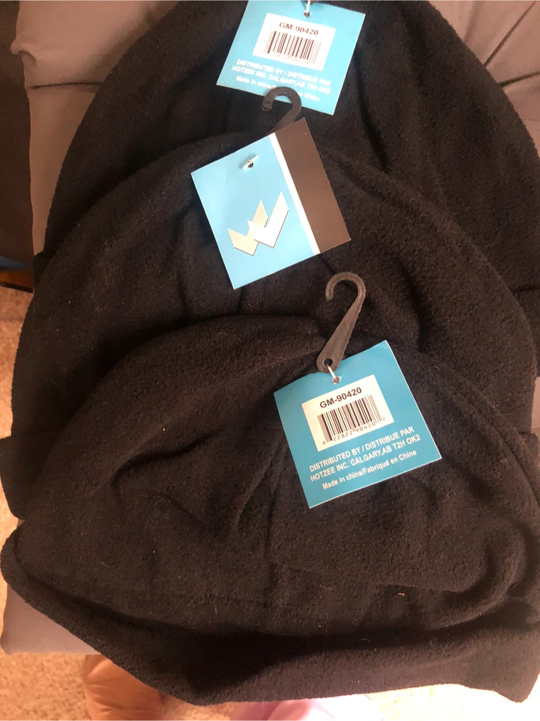 Black Fleece Toque Hat 4$ each - photo 3