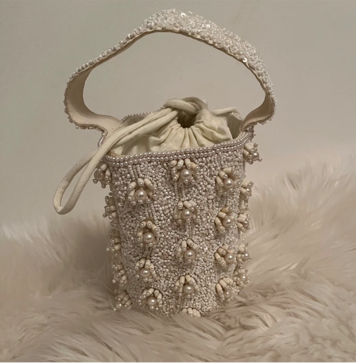 Elegant Pearl Beaded Bucket Bag 🏆 - photo 4