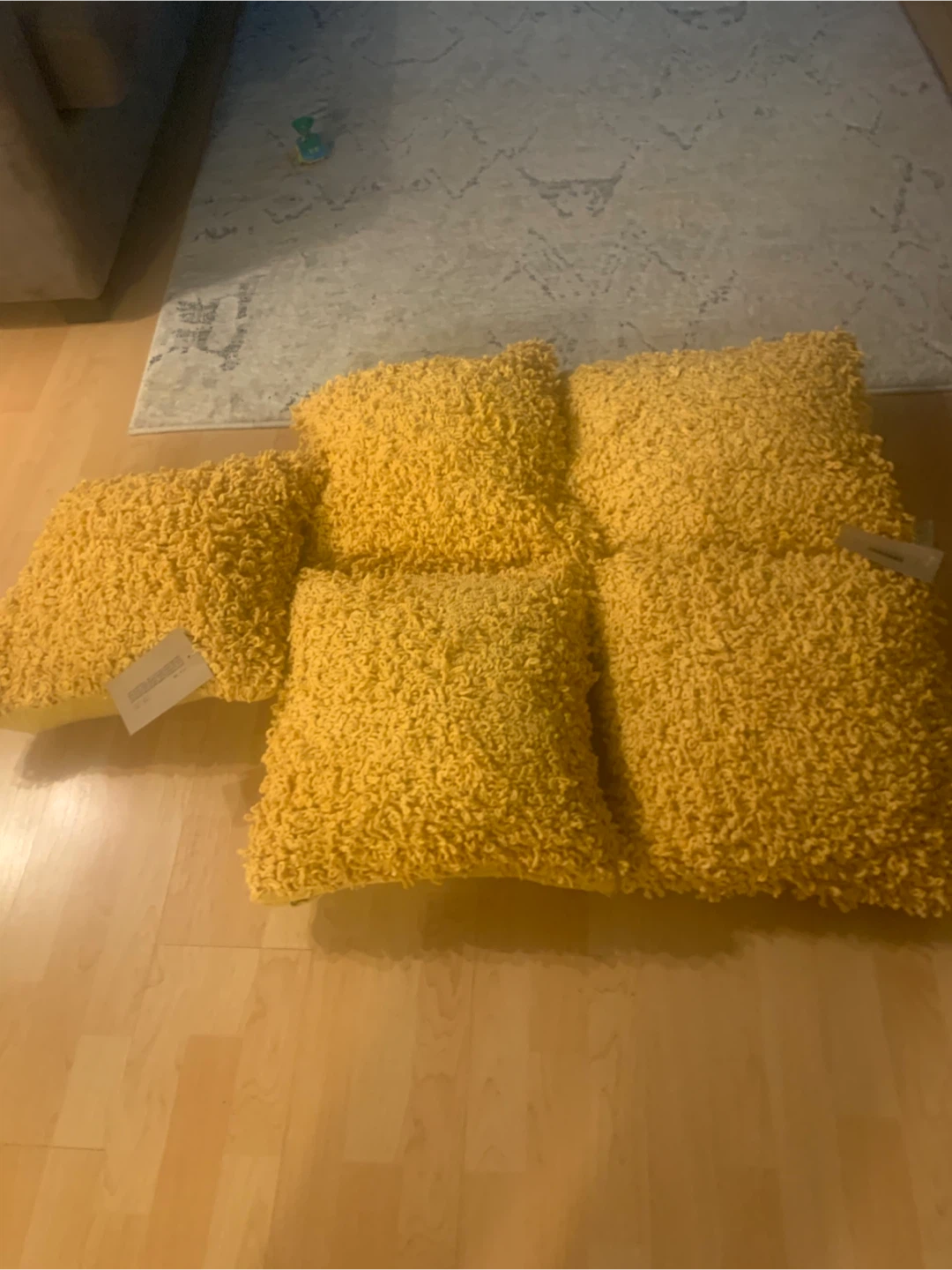Set of 5 New Yellow Cushions 18 by 18 inches 5$ Each