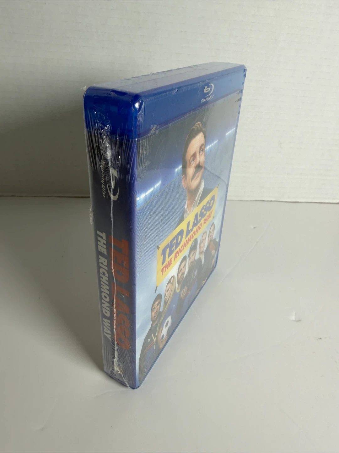 Ted Lasso: The Complete Series (Seasons 1-3) [Blu-ray] - photo 3