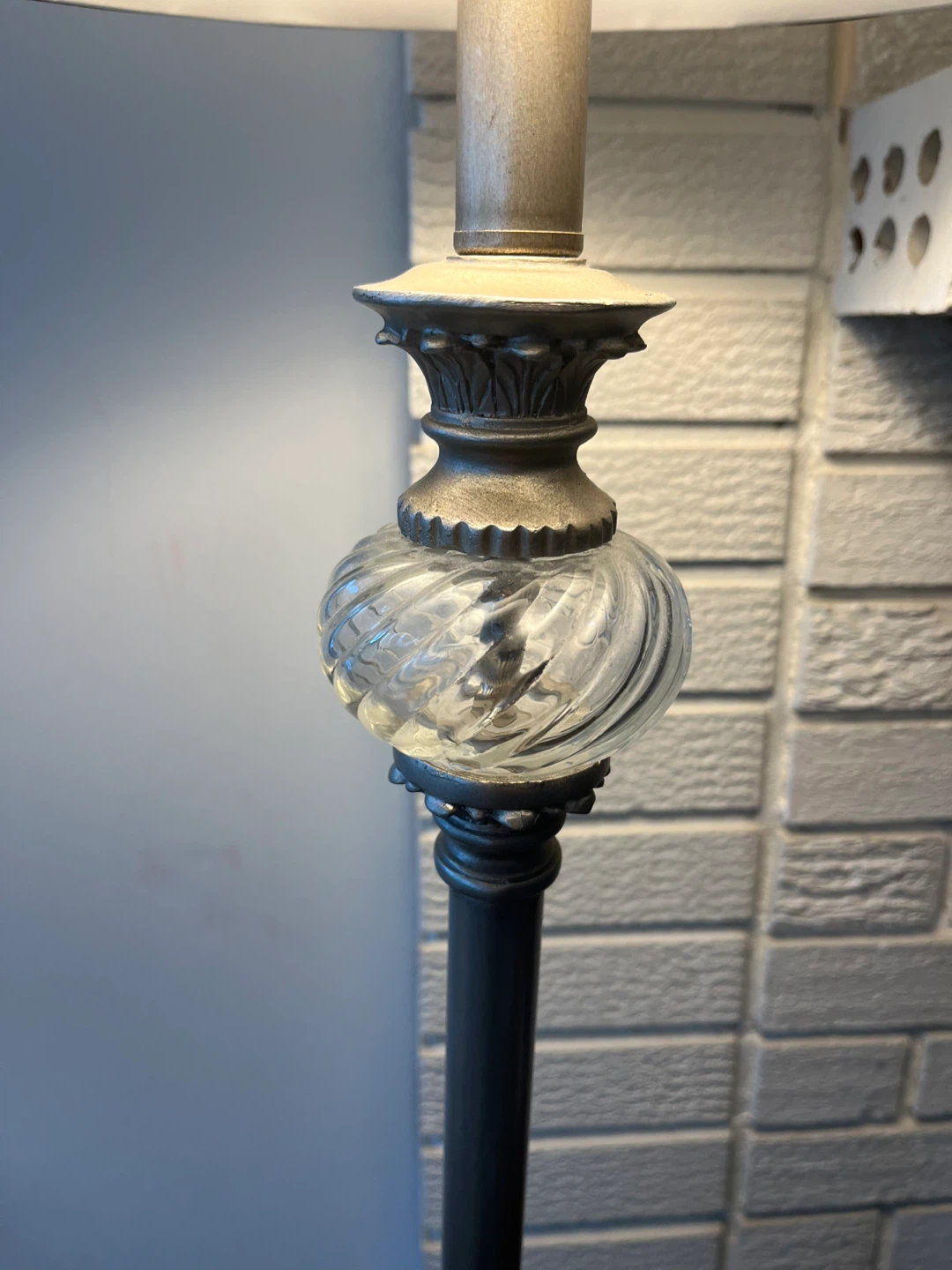 Floor Lamp with Decorative Glass Accent - photo 4