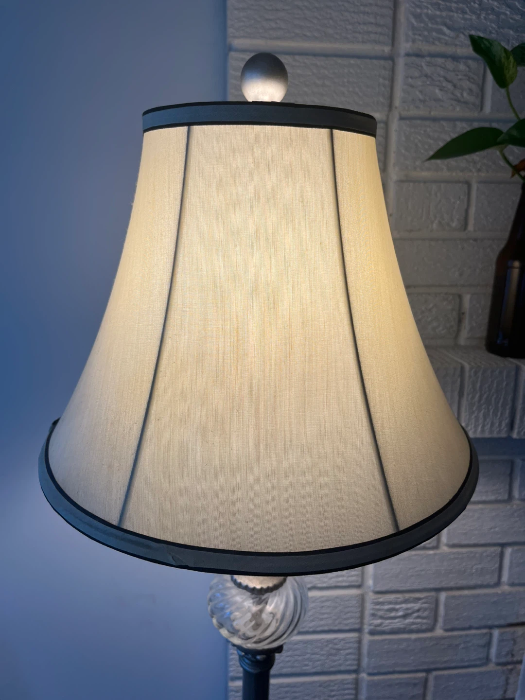 Floor Lamp with Decorative Glass Accent - photo 3