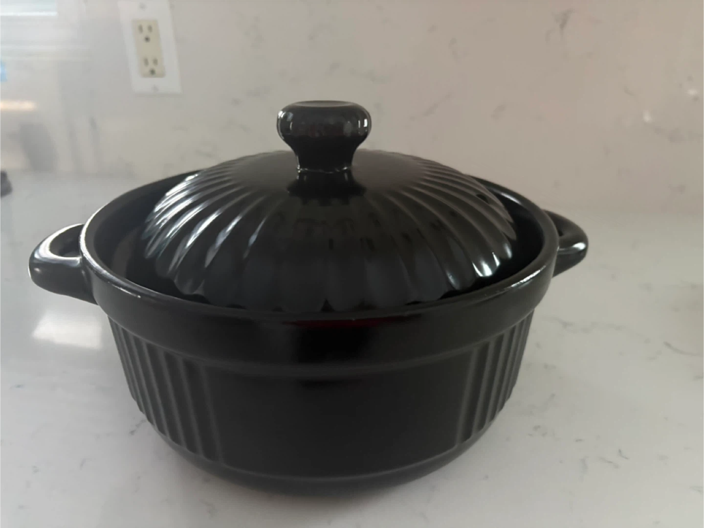 Chinese herb pot with lid