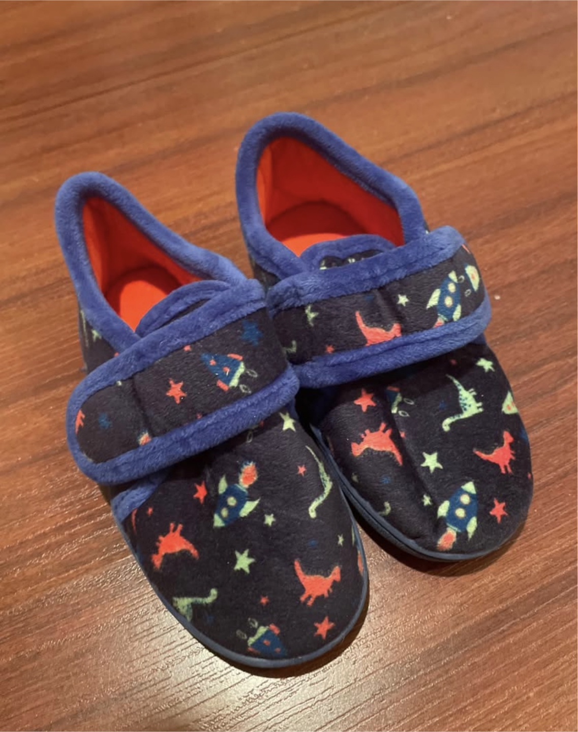 Kids Dinosaur Slippers Size 9-10 🏆