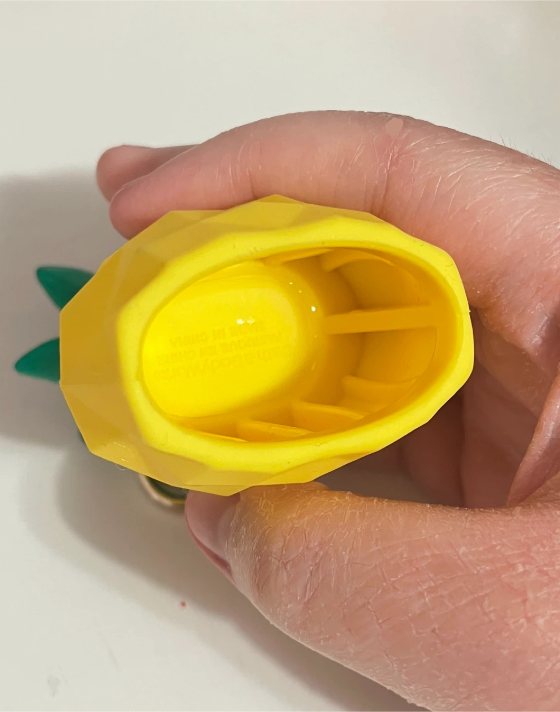 Bath and bodyworks Pineapple Hand sanitizer Holder 🏆 - photo 4