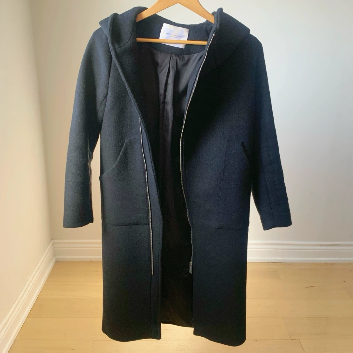 Black 100% Wool Hooded Coat with Zip – Modern Design | Size S - photo 2