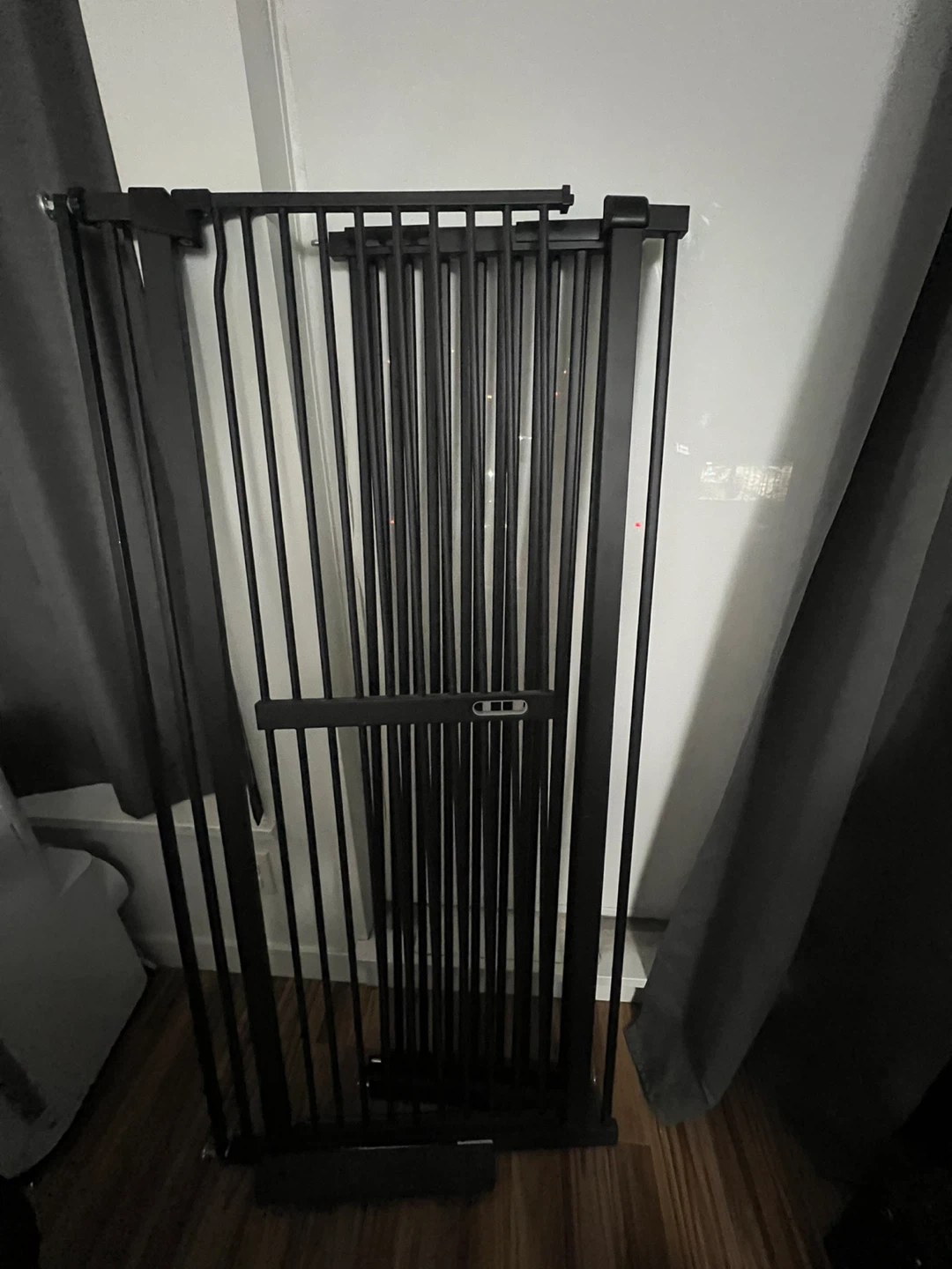 Adjustable pet gate 61”L x 64”W - photo 3