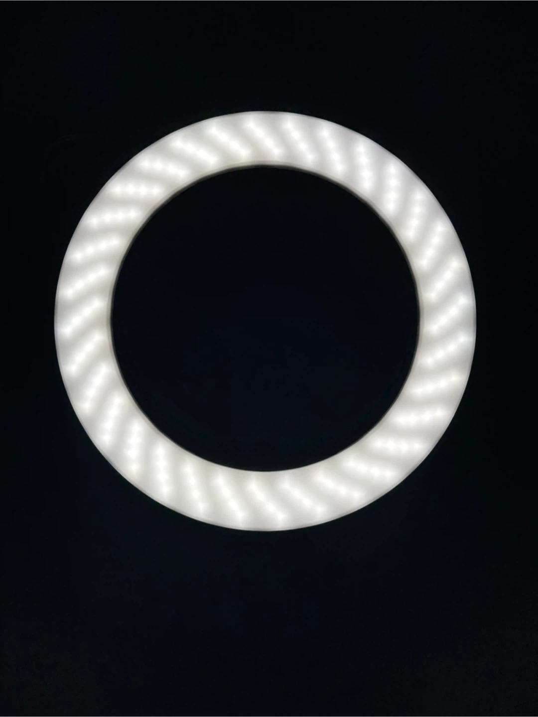 19” Ring Light with Carrying Case 🏆 - photo 3