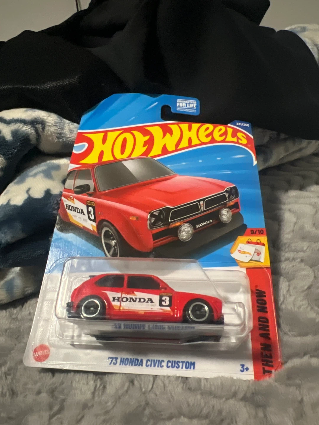 Hot Wheels '73 Honda Civic Custom Die-Cast Car - photo 3