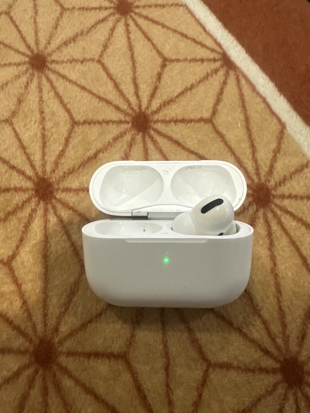 Apple AirPods Pro (1st Generation)