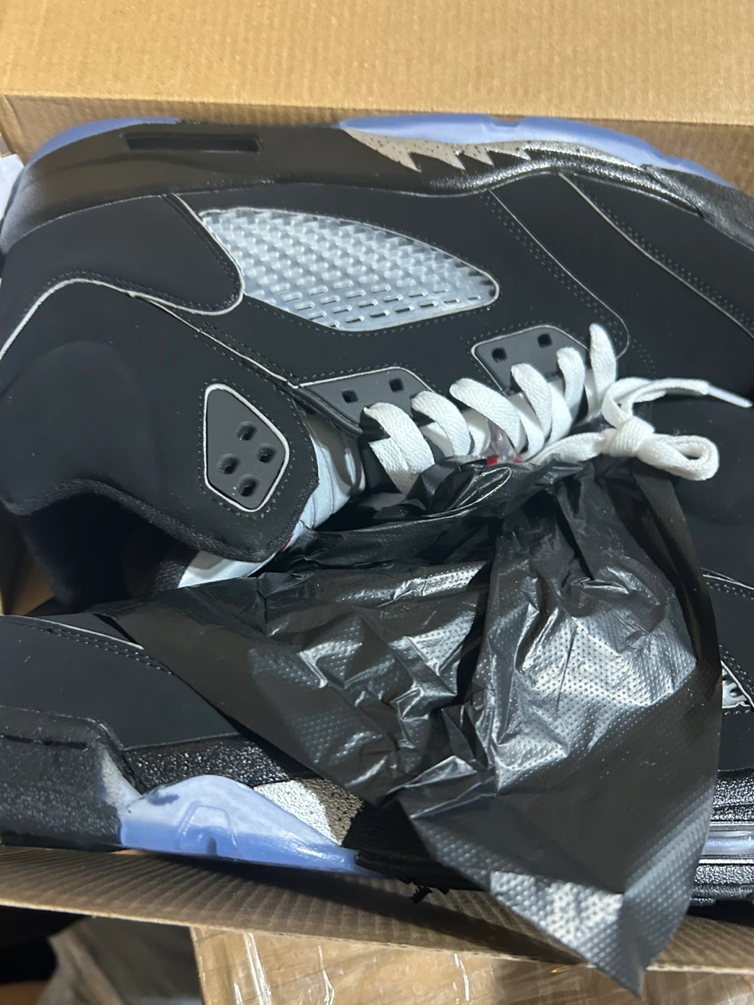 Jordan 5 Retro Black Metallic Silver - photo 3