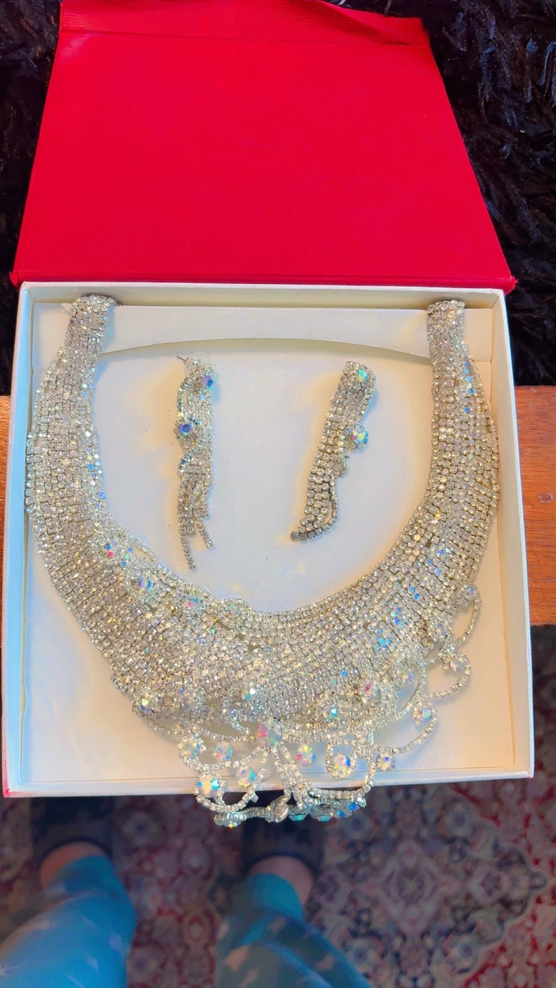 Sparkling Rhinestone Necklace and Earring Set
