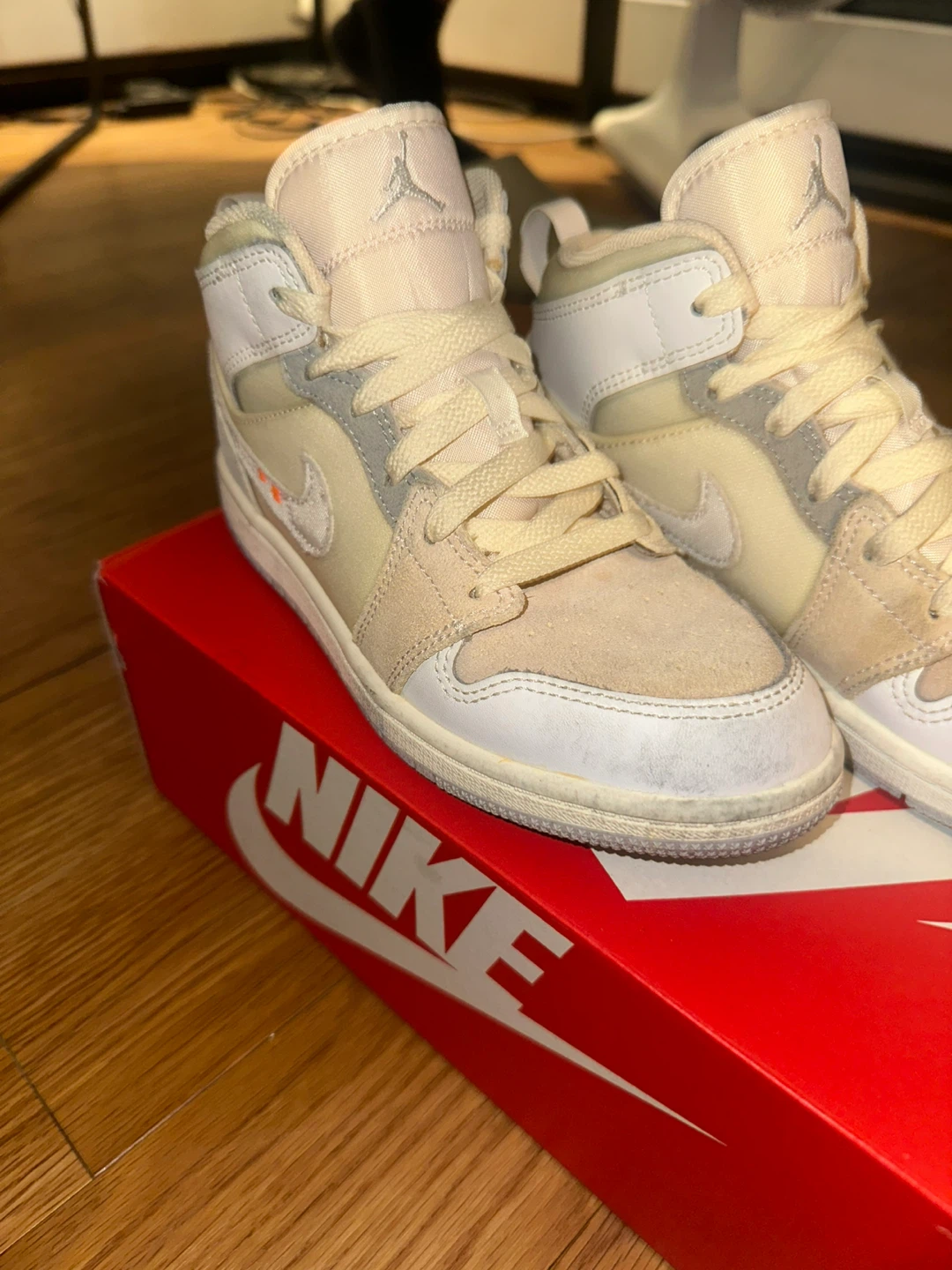 Jordan  1 Mid SE Craft White/Neutral Grey/Phantom/Sail 2Y - photo 4