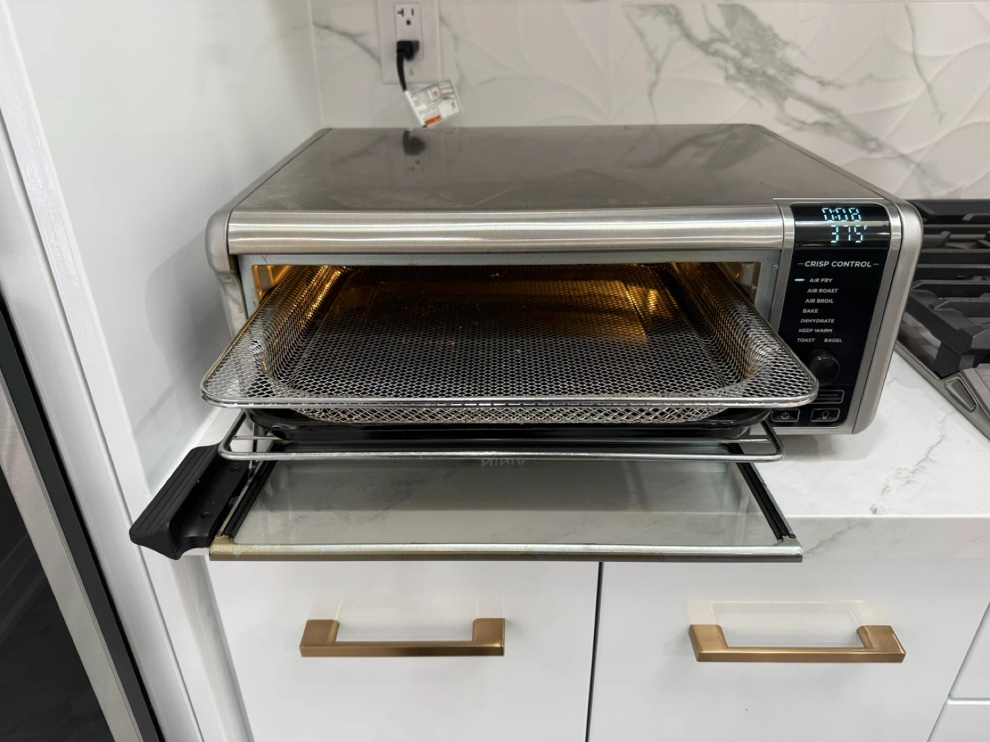 3 Month Old Ninja Foodi 8-in-1 Digital Air Fry Oven - photo 3