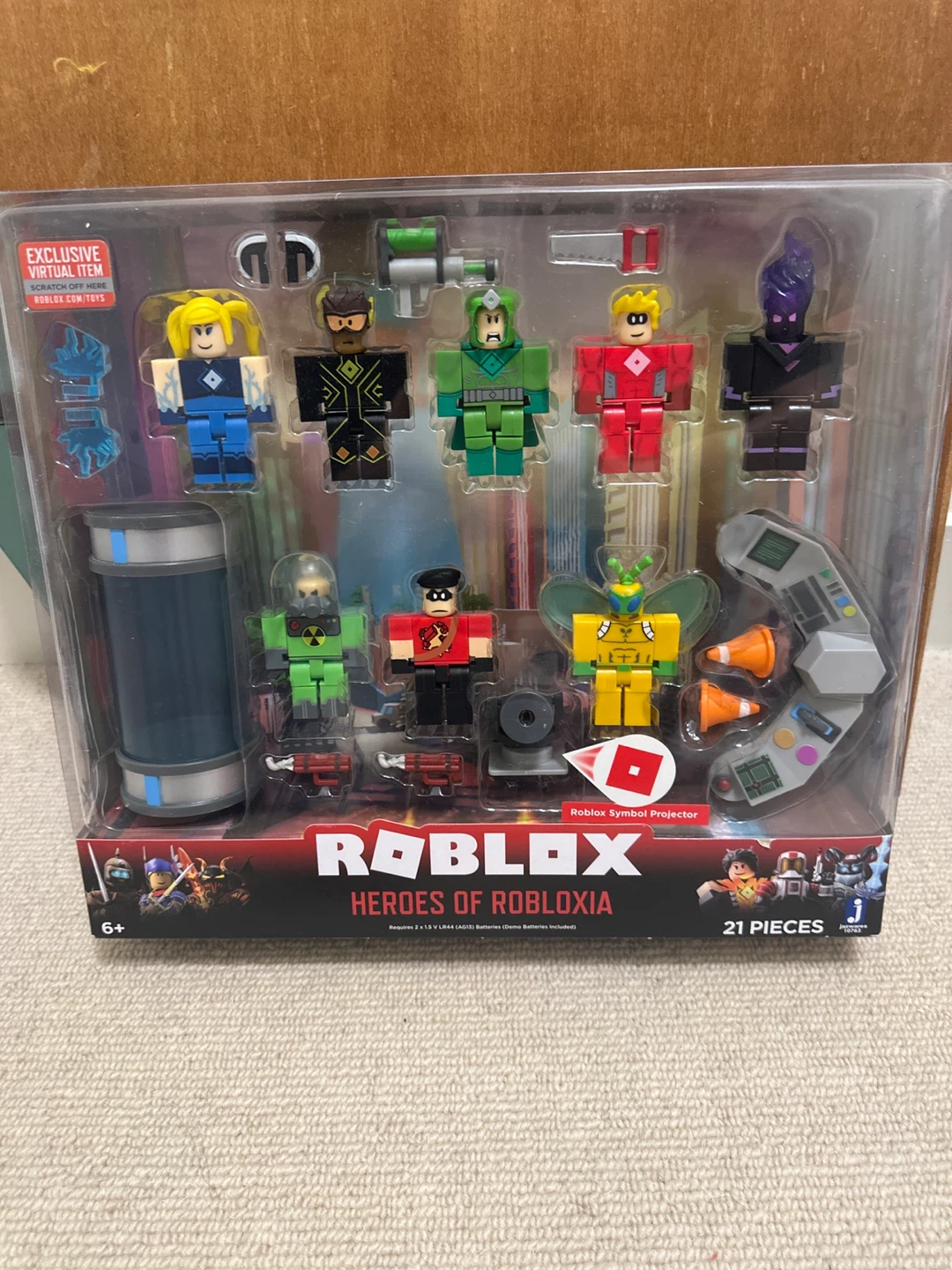 Roblox Heroes of Robloxia Action Figure Set