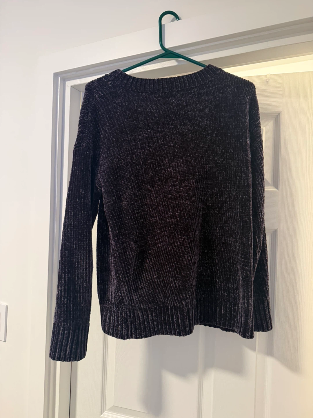GAP Sweater - Size Medium - photo 2