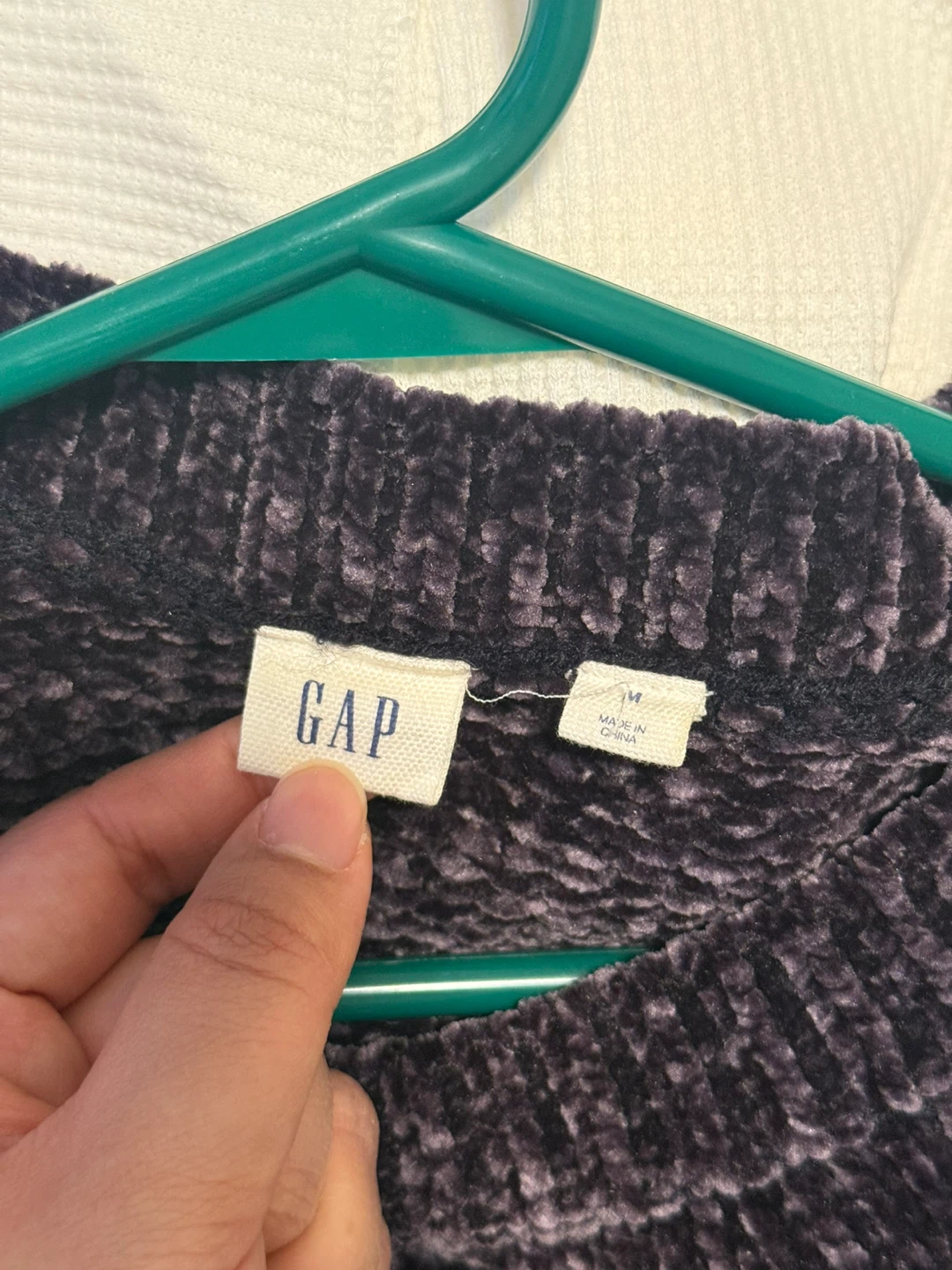 GAP Sweater - Size Medium - photo 3
