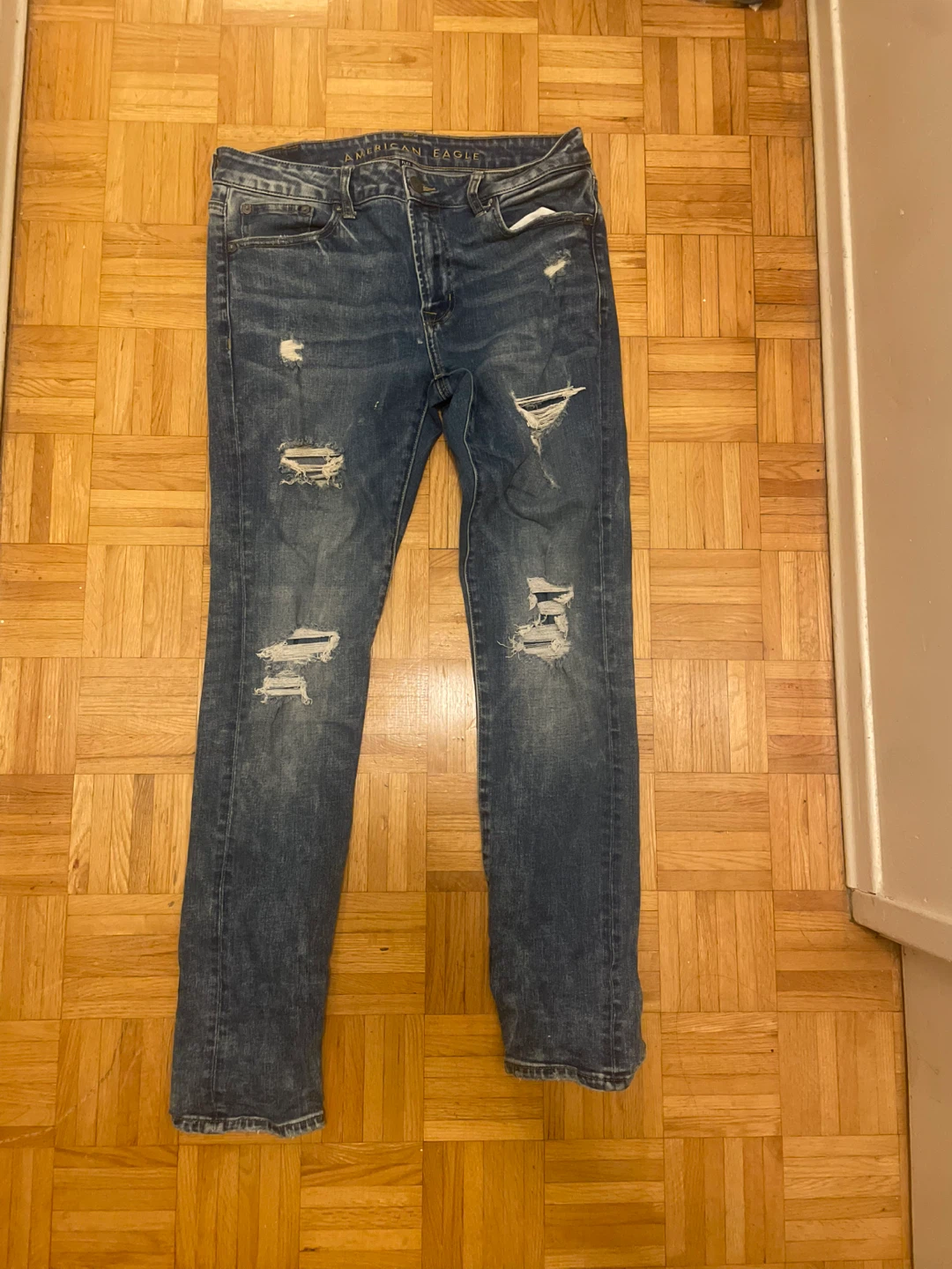 American Eagle Distressed Blue Jeans