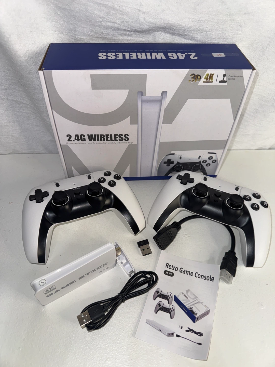 2.4G Wireless Retro Game Console with 2 Controllers - photo 4