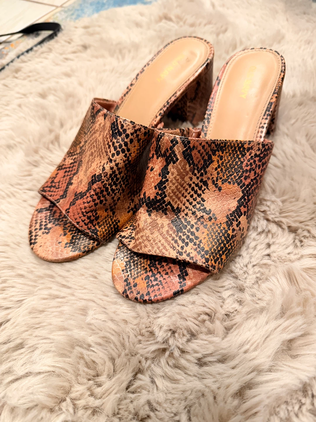 Women's Snake Print Heeled Mules Size 7 🏆