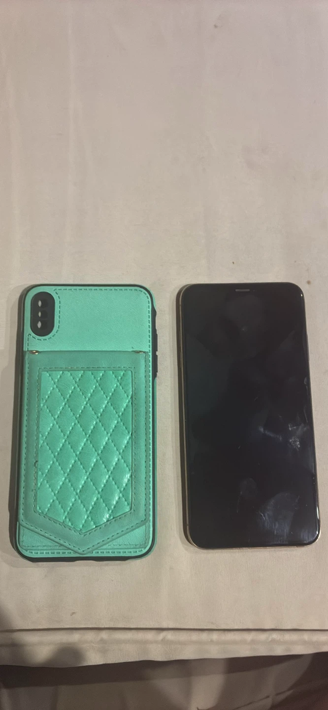 iPhone XS Max with Green Card Holder Case