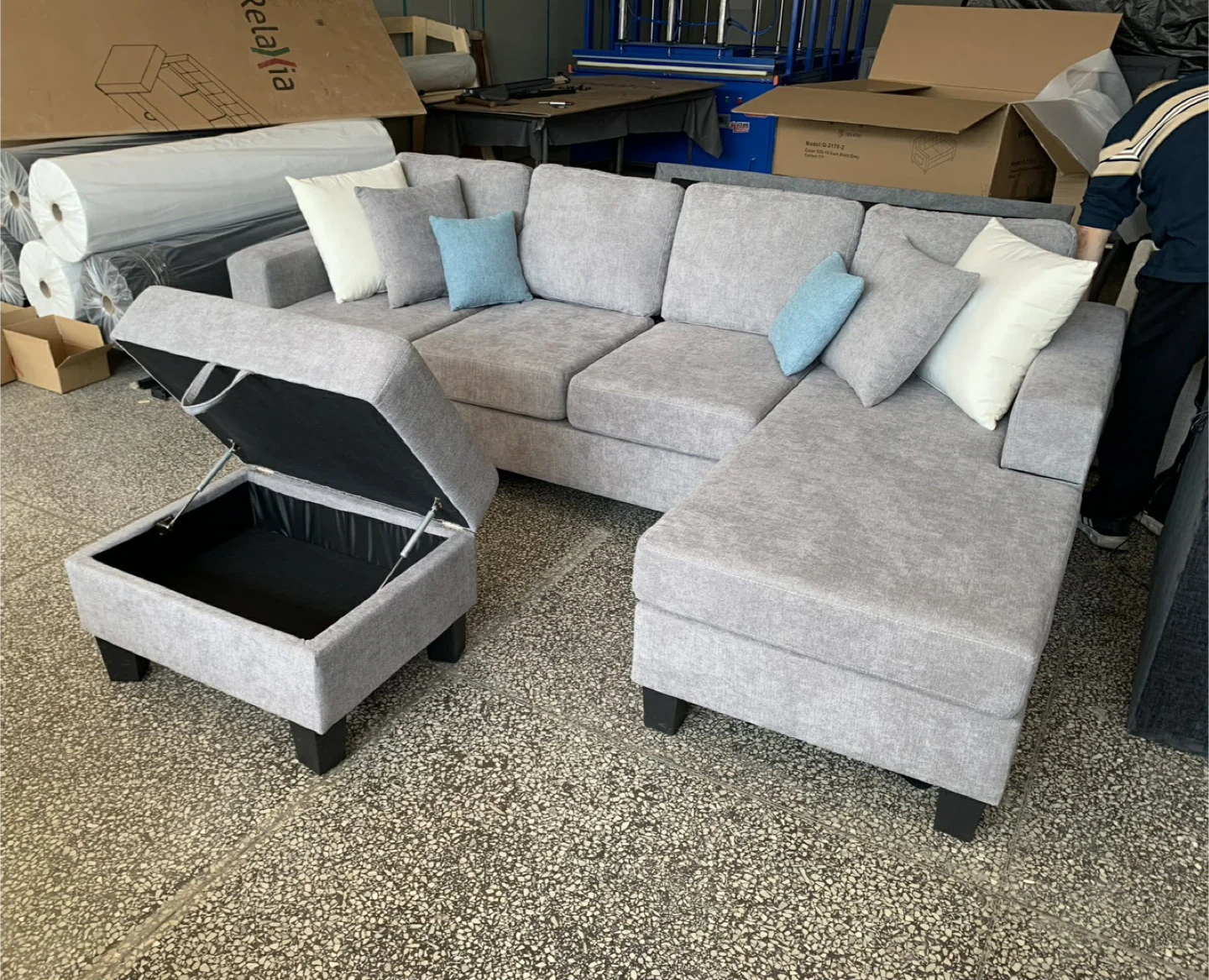 Brand New light Grey European style 4 seater lounge sofa 🏆🥕 - photo 4
