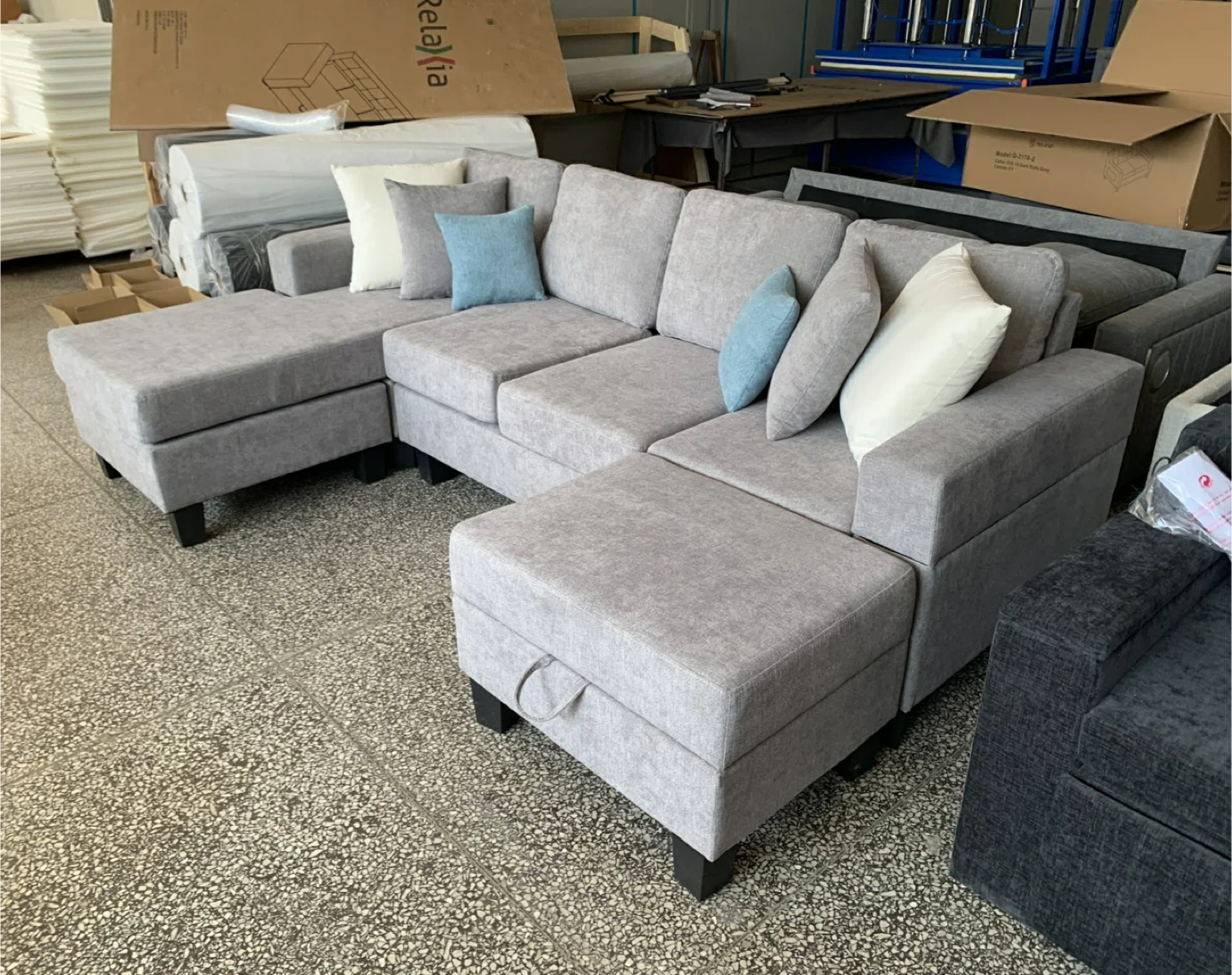 Brand New light Grey European style 4 seater lounge sofa 🏆🥕 - photo 2