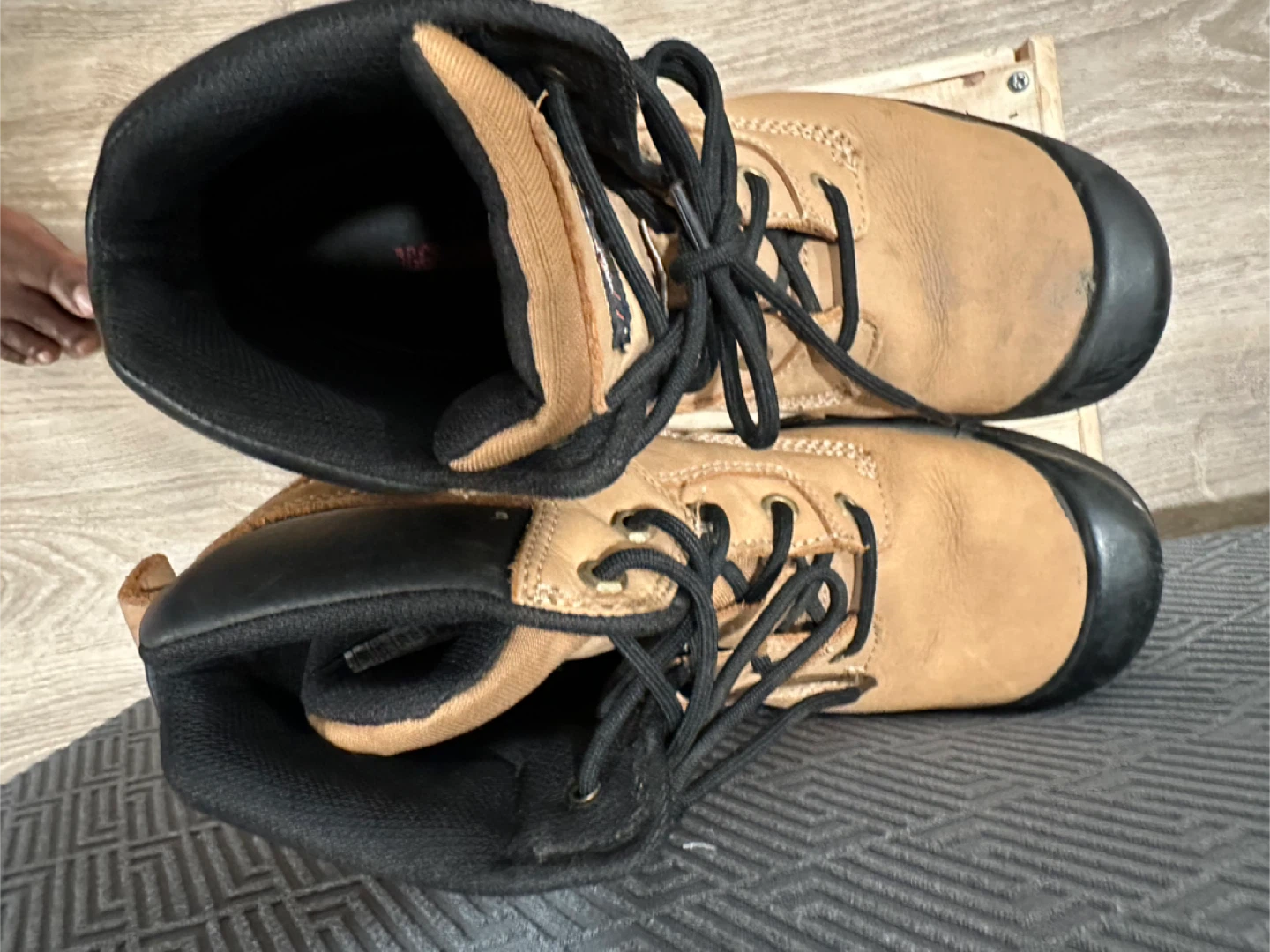 Dakota-2 Work Boots Size 9 - photo 3