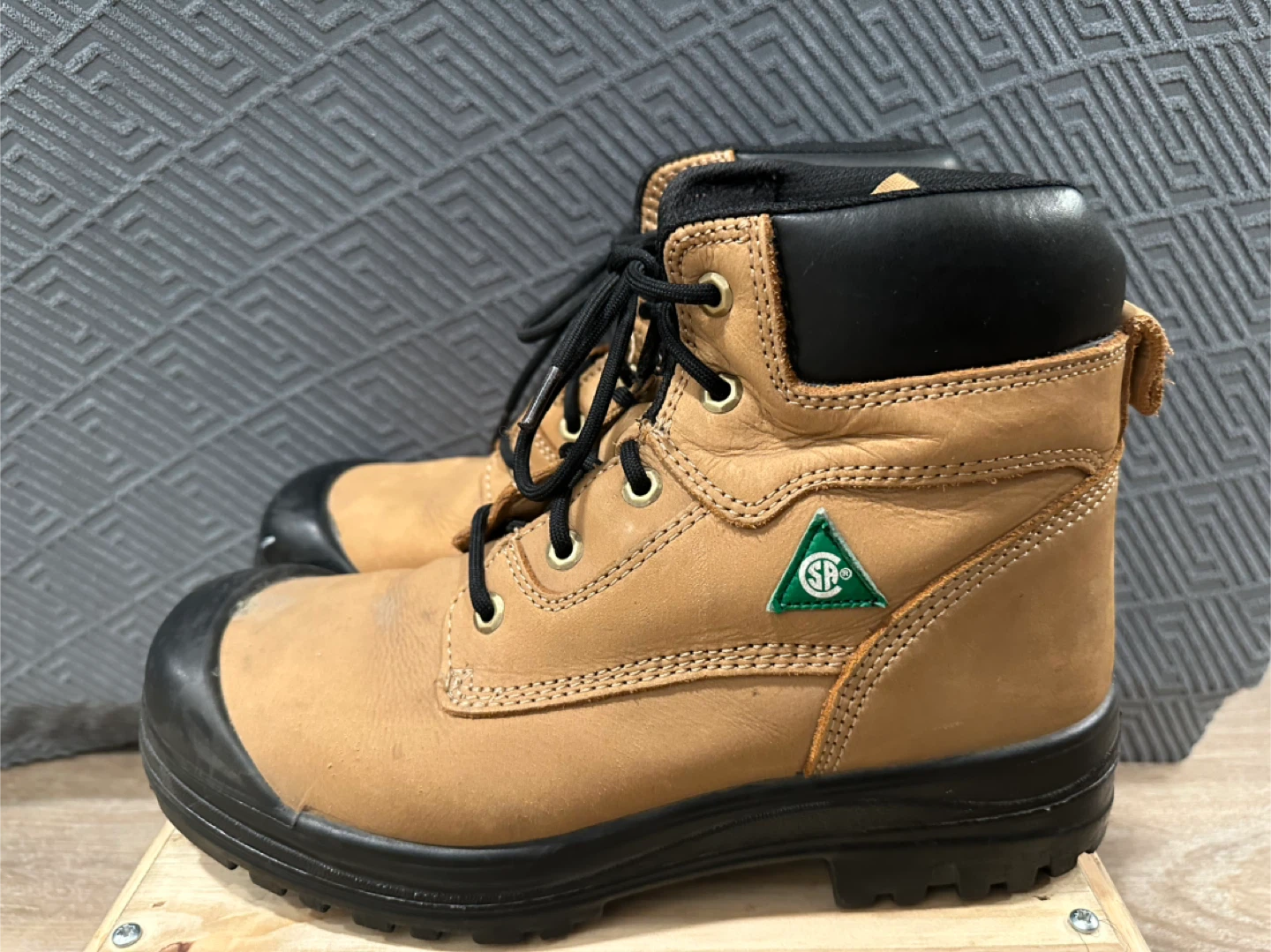 Dakota-2 Work Boots Size 9