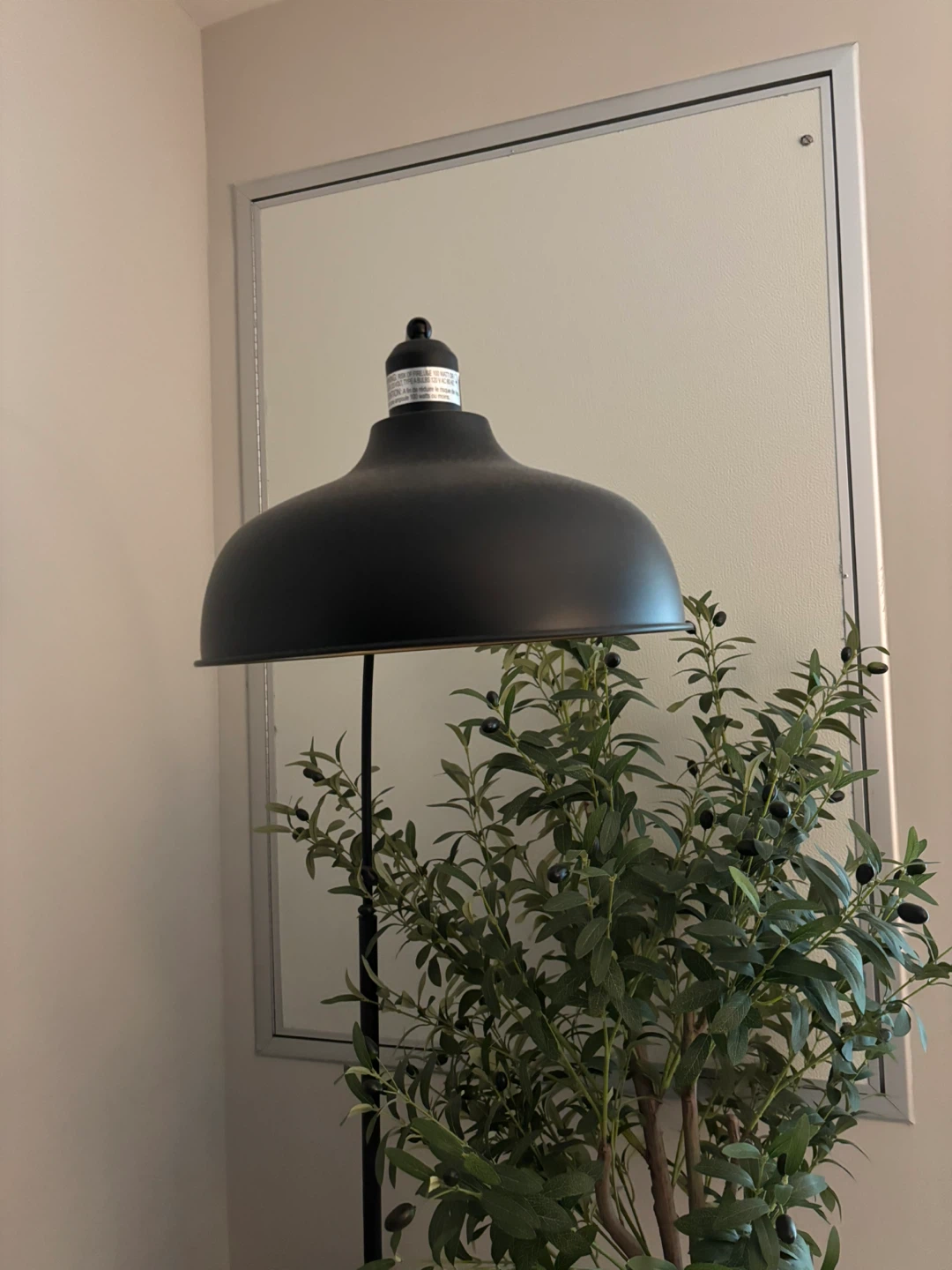 Black Metal Arc Floor Lamp with Remote - photo 2